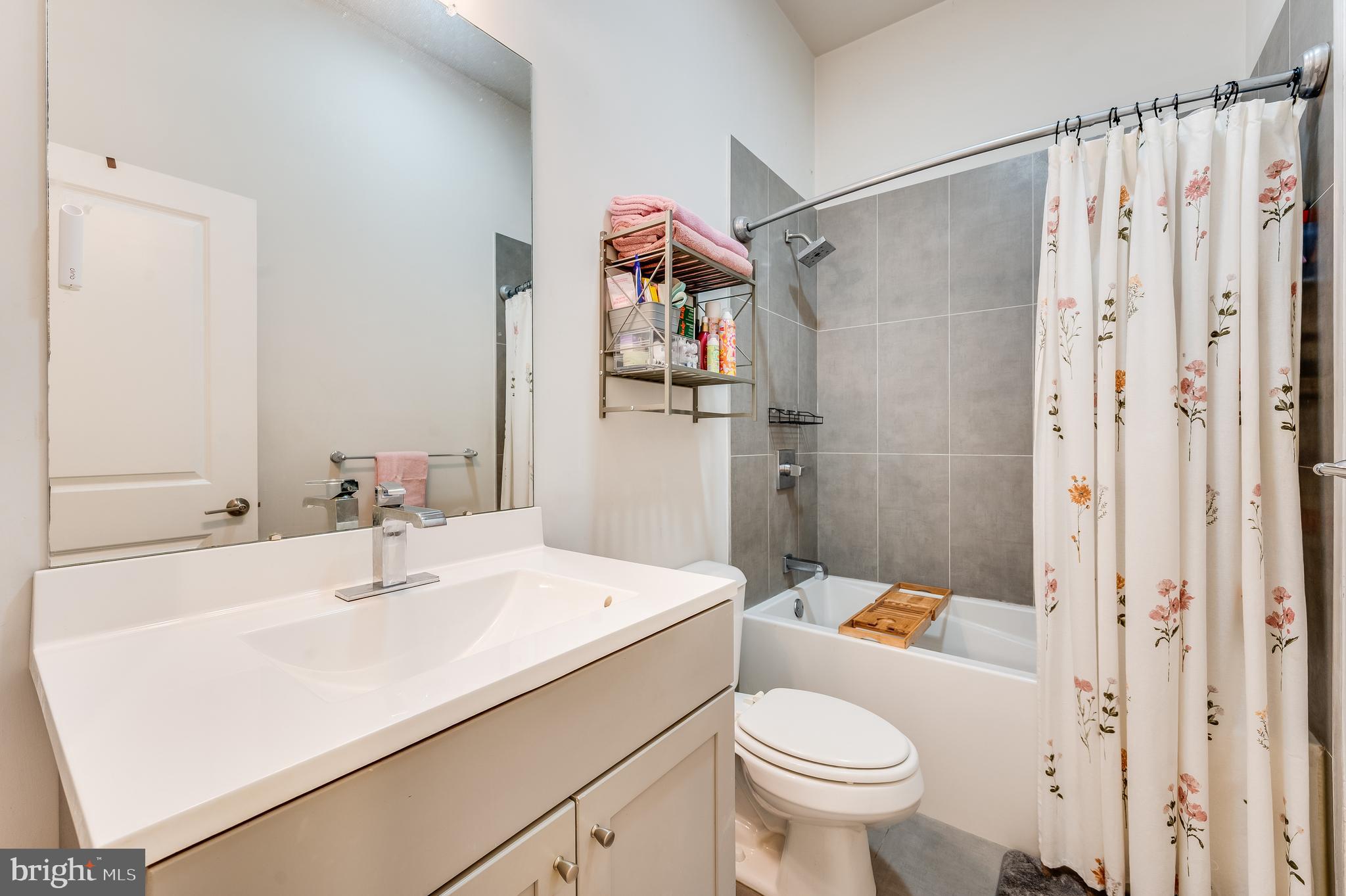 MANTUA - Residential