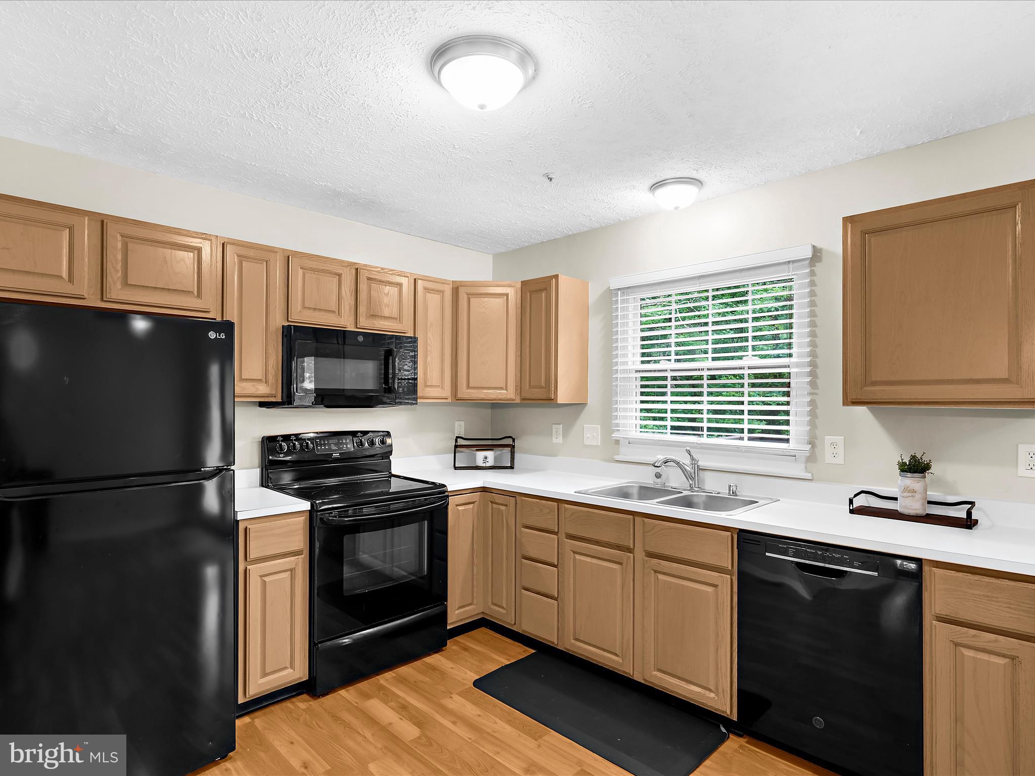 939 CHESTNUT MANOR CT
