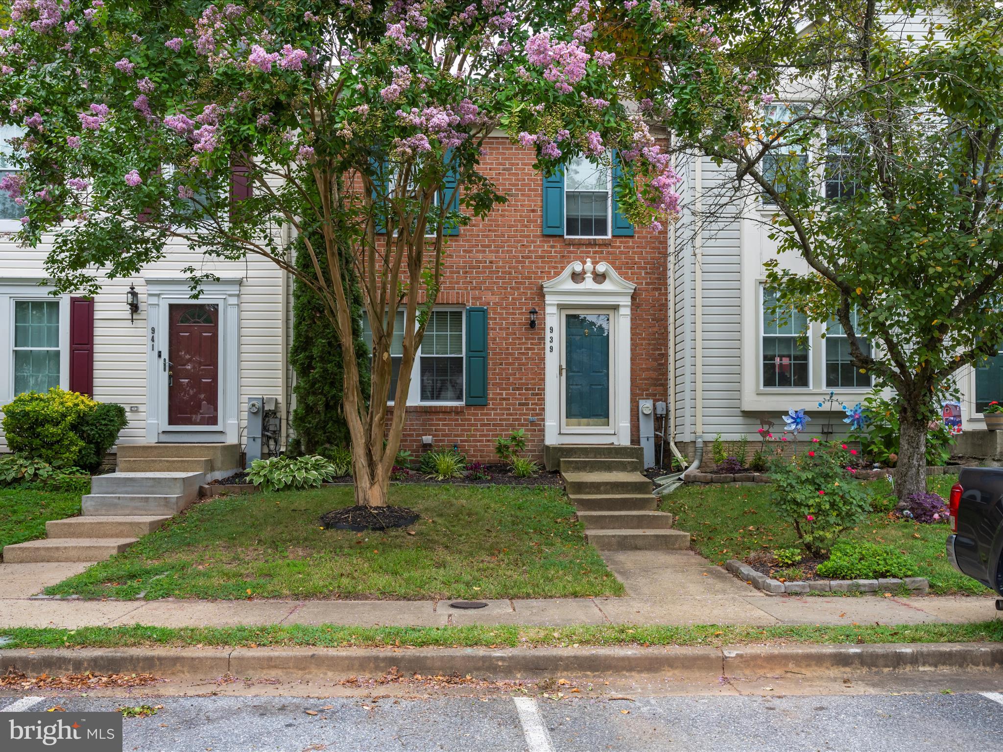939 CHESTNUT MANOR CT