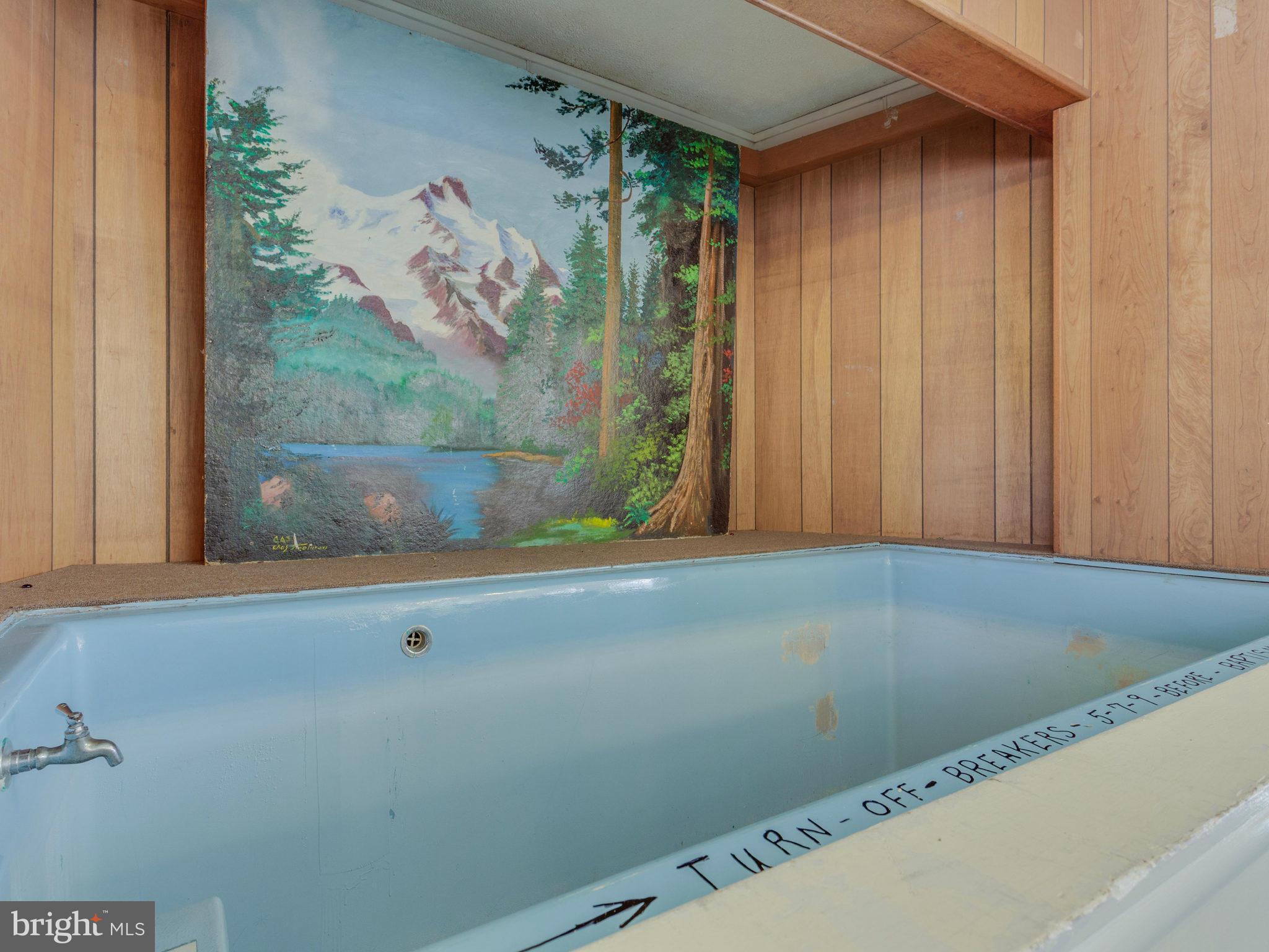 SUNNY HILLS - Commercial Sale