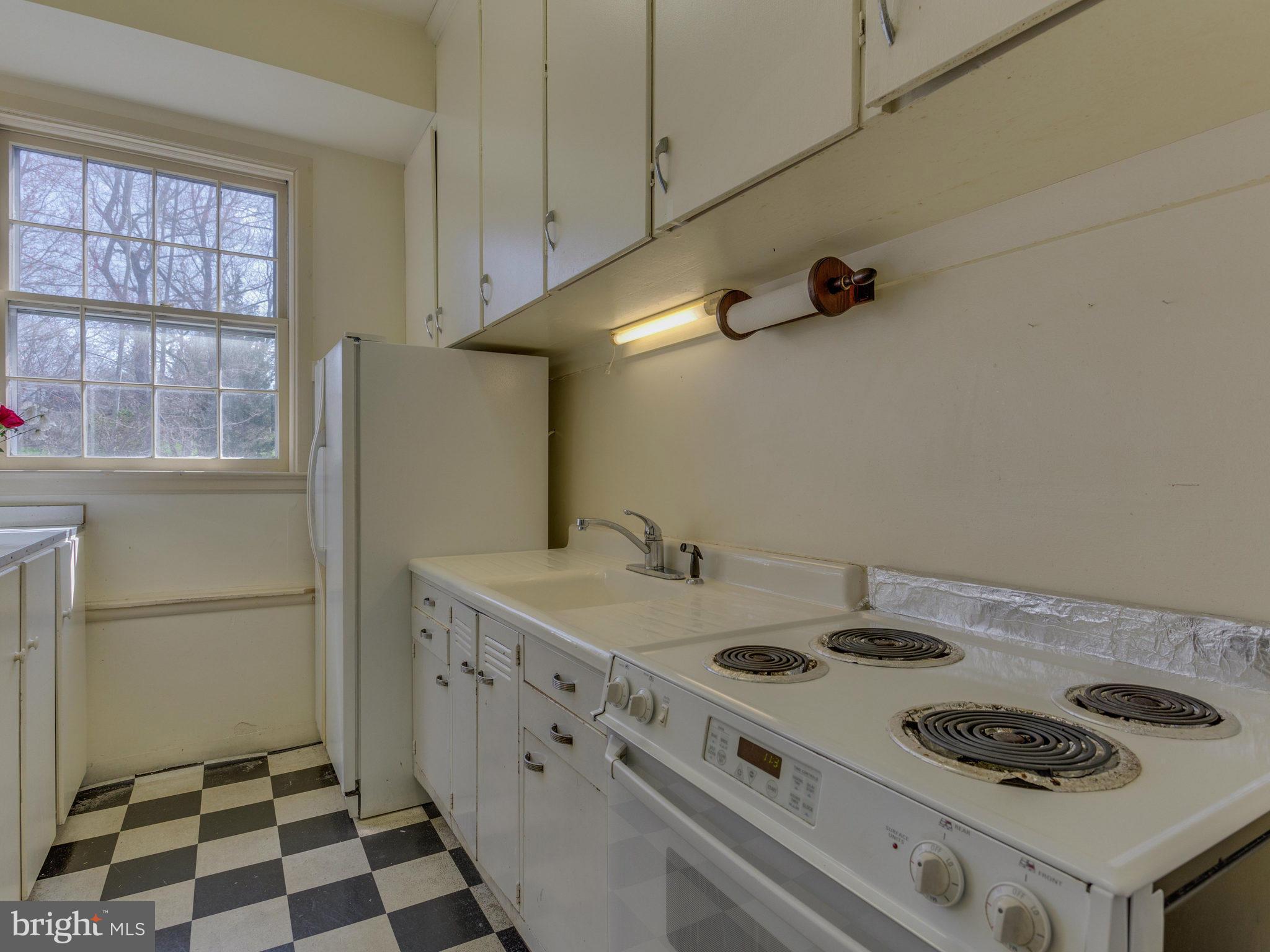 SUNNY HILLS - Commercial Sale