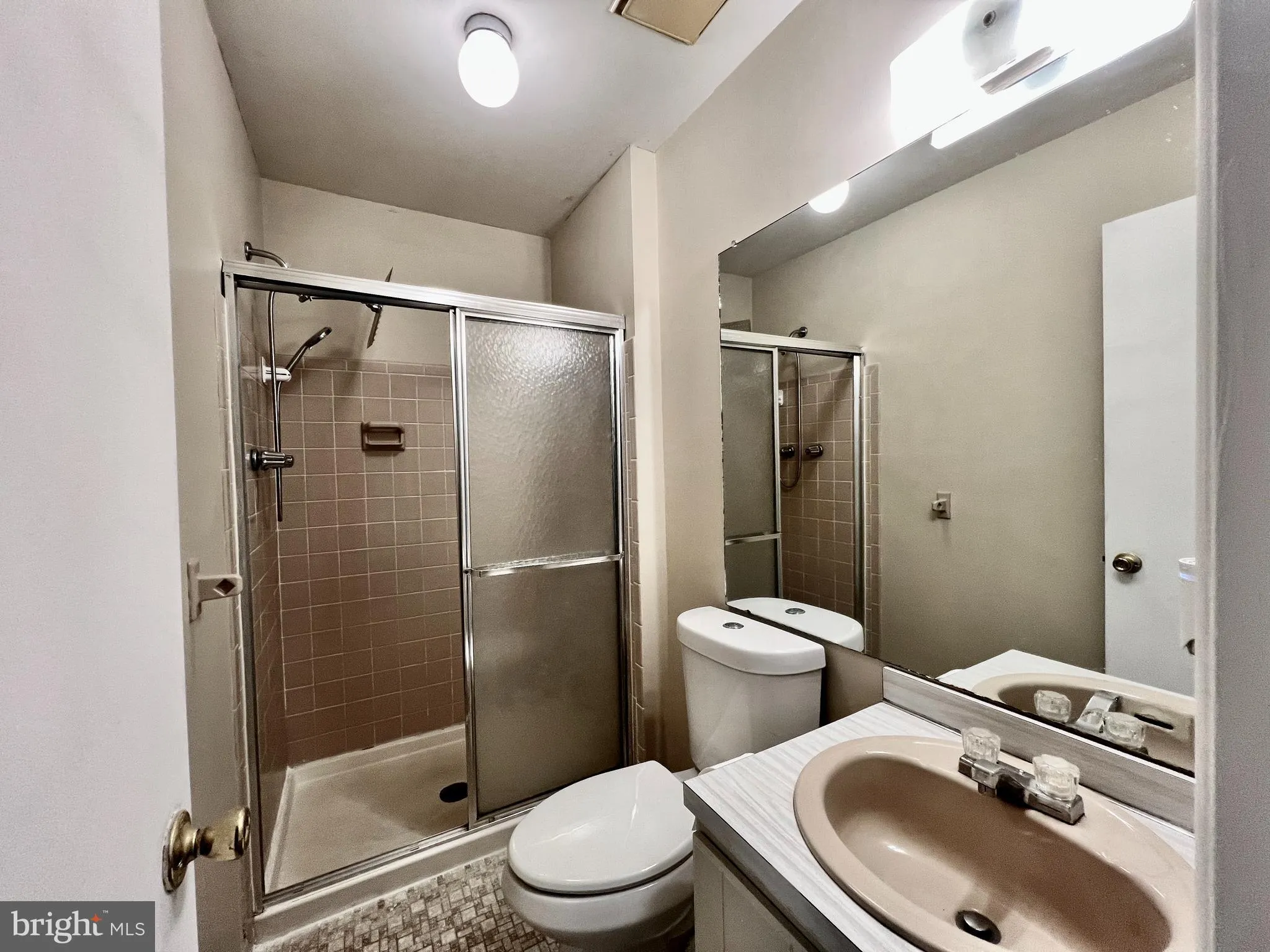 Clementon, New Jersey 08021, United States, 3 Bedrooms Bedrooms, ,3 BathroomsBathrooms,Residential,Active,147044