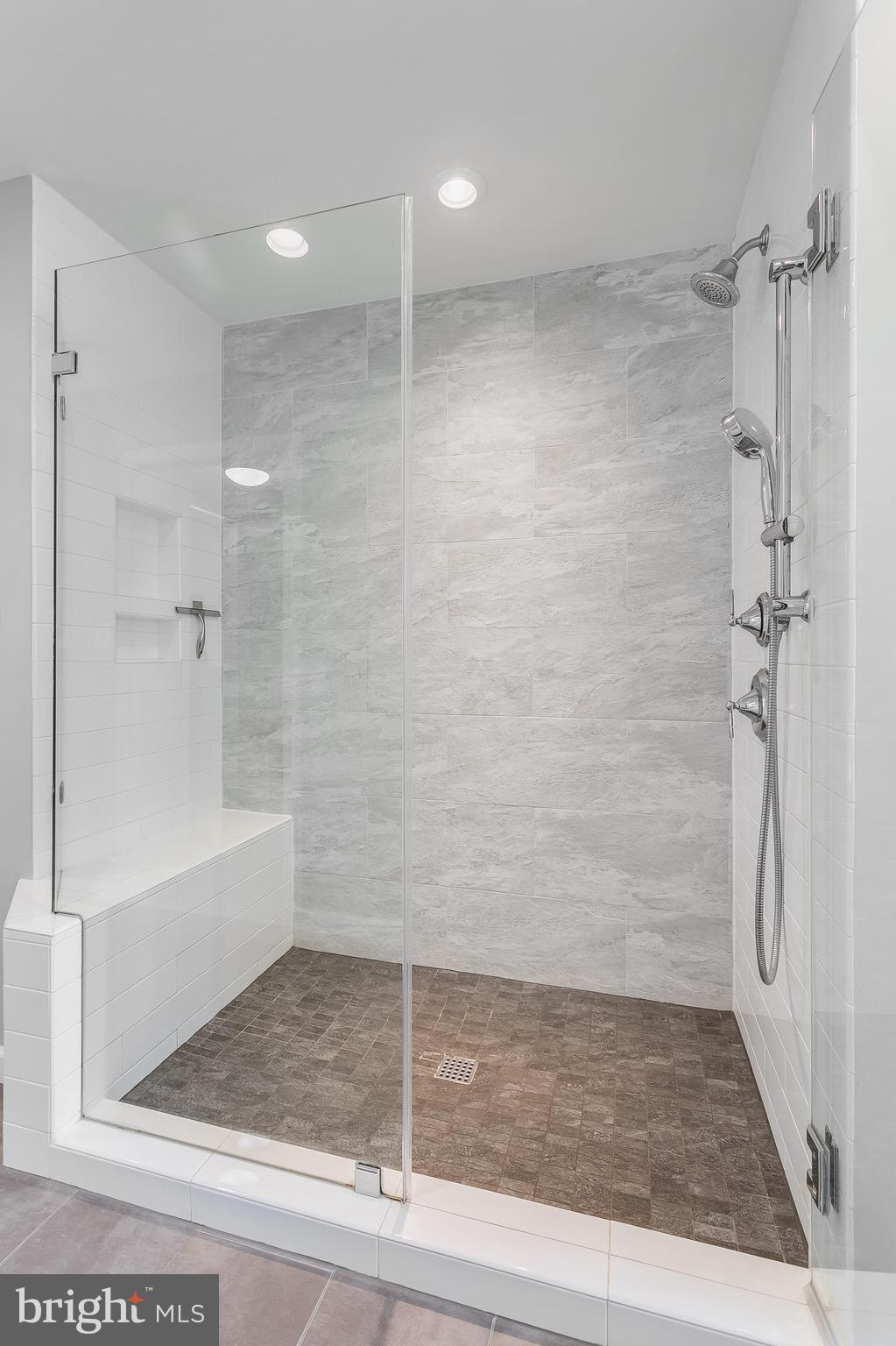 WOODLEA MANOR - Residential