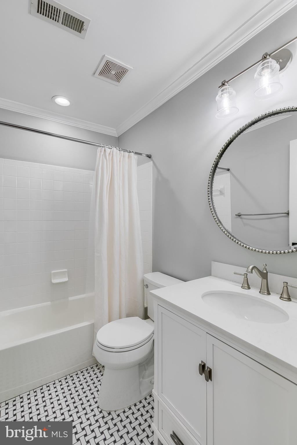 WOODLEA MANOR - Residential