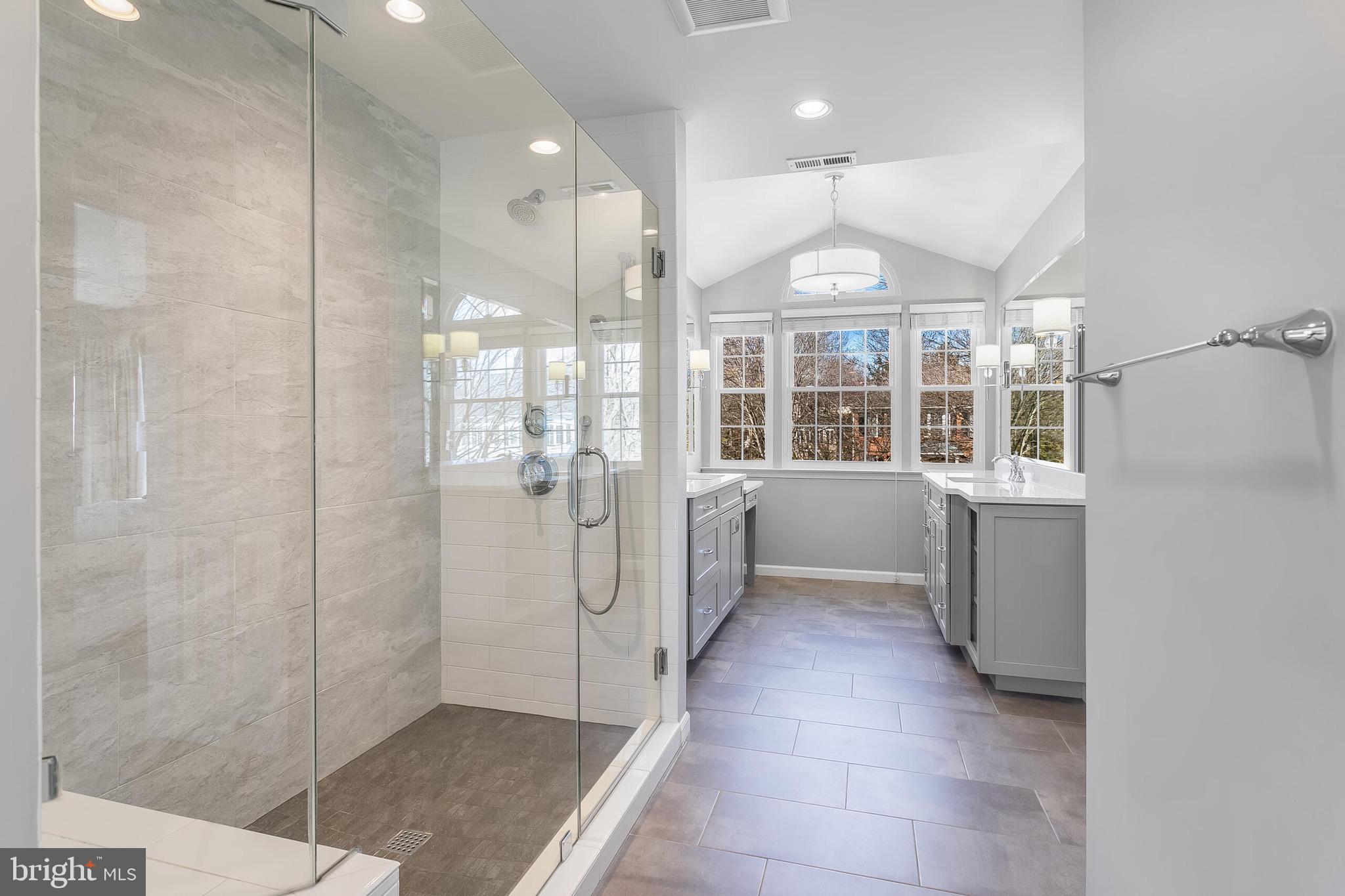 WOODLEA MANOR - Residential