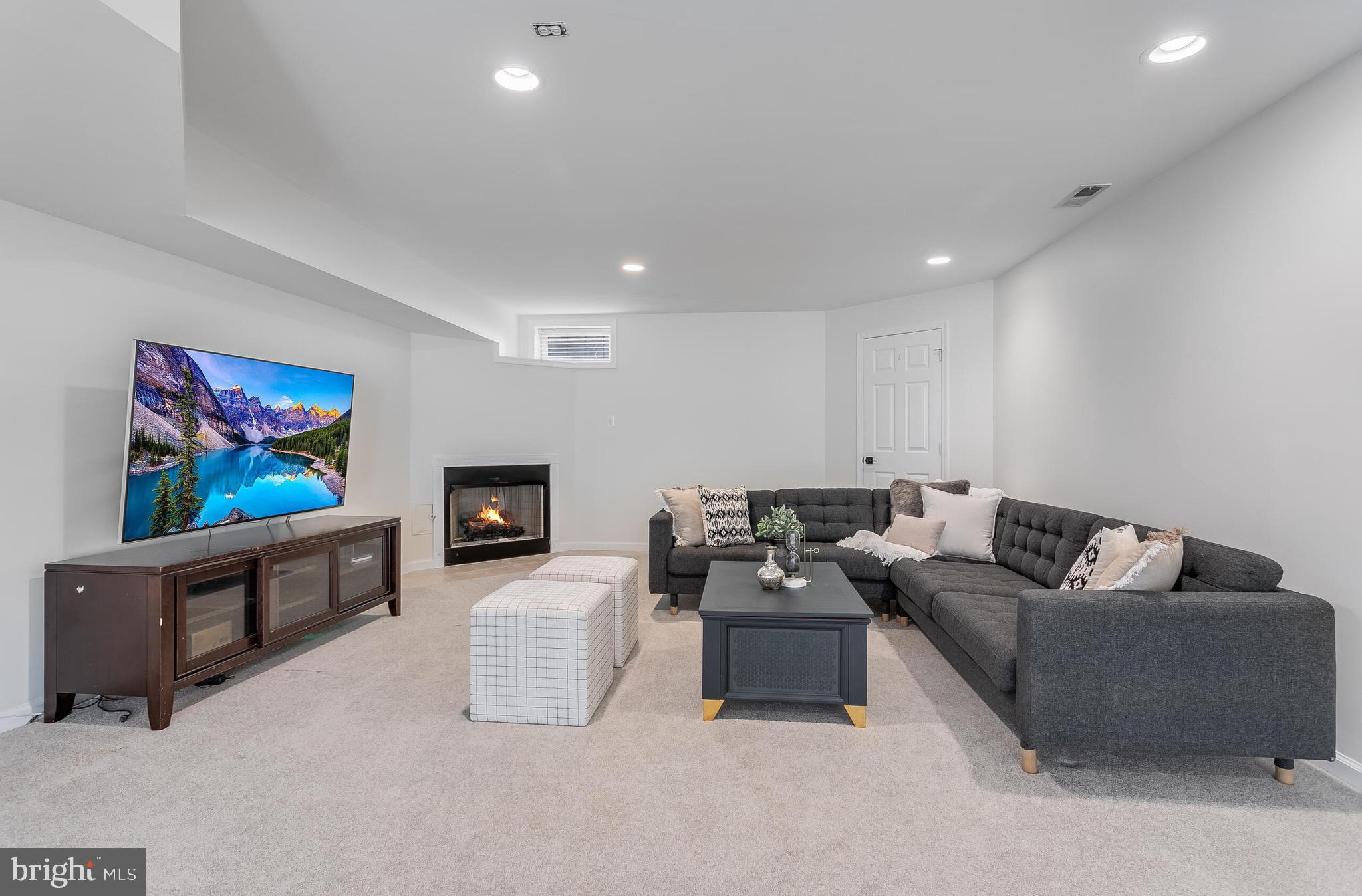 WOODLEA MANOR - Residential