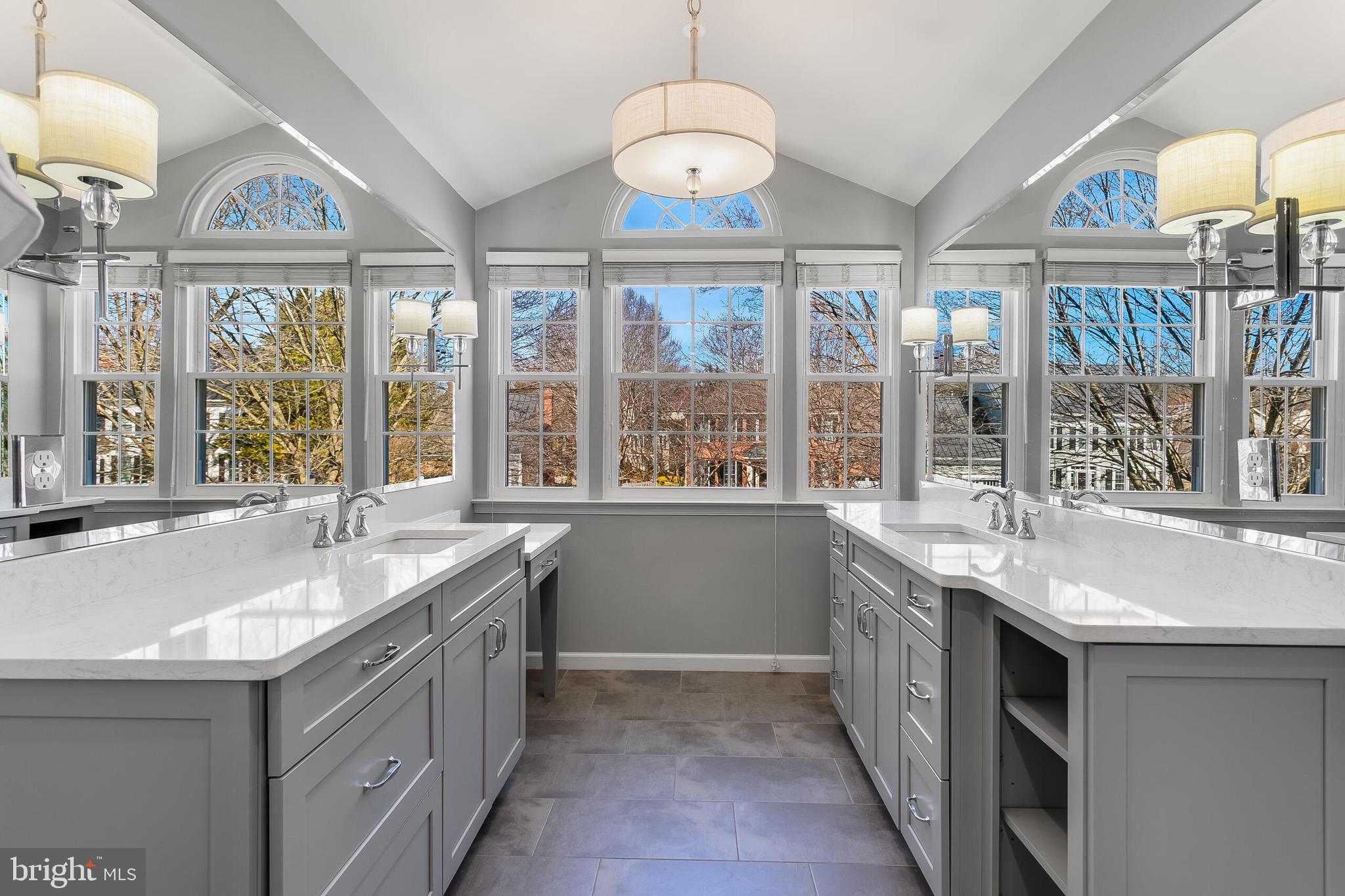 WOODLEA MANOR - Residential