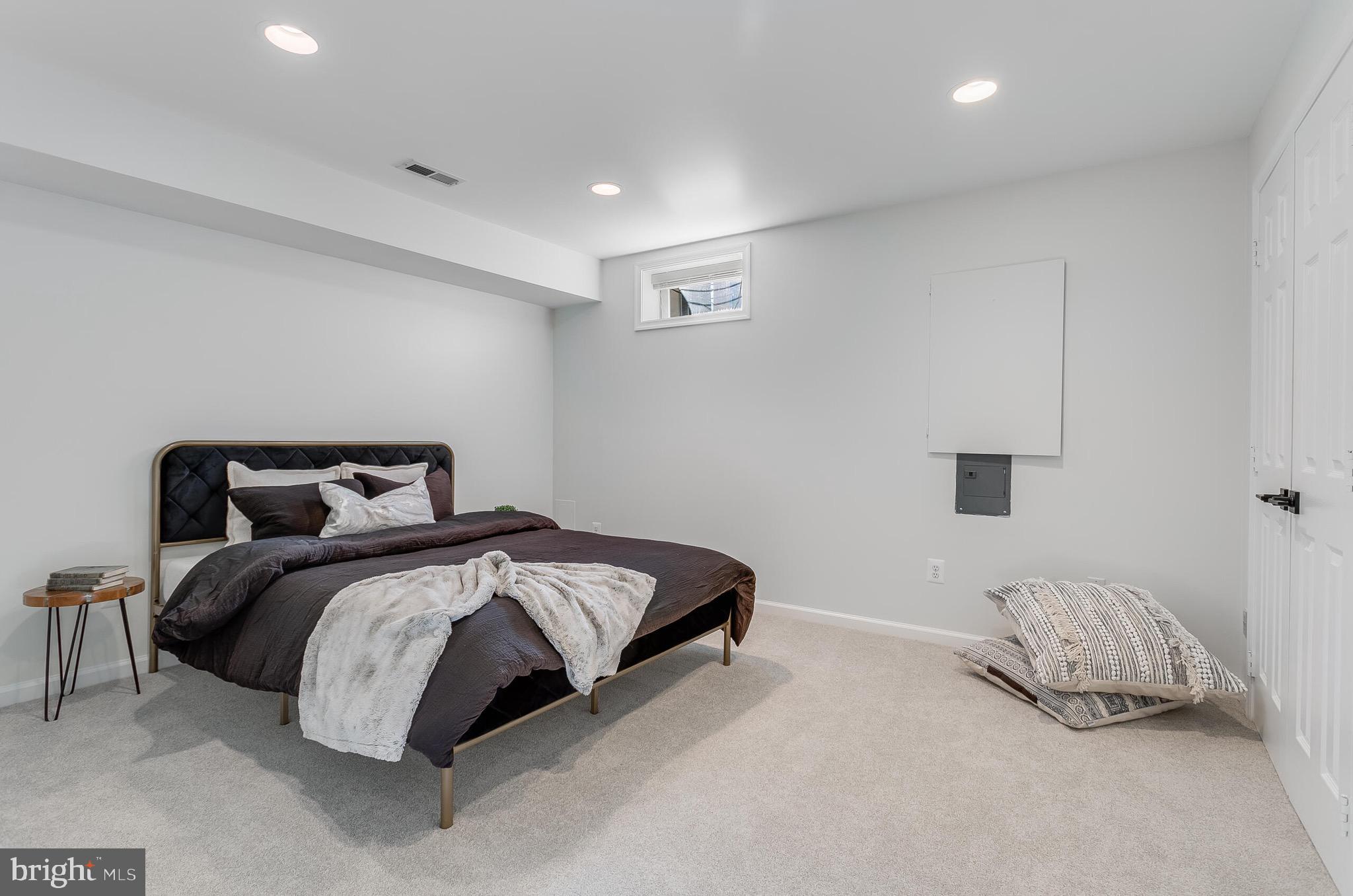 WOODLEA MANOR - Residential