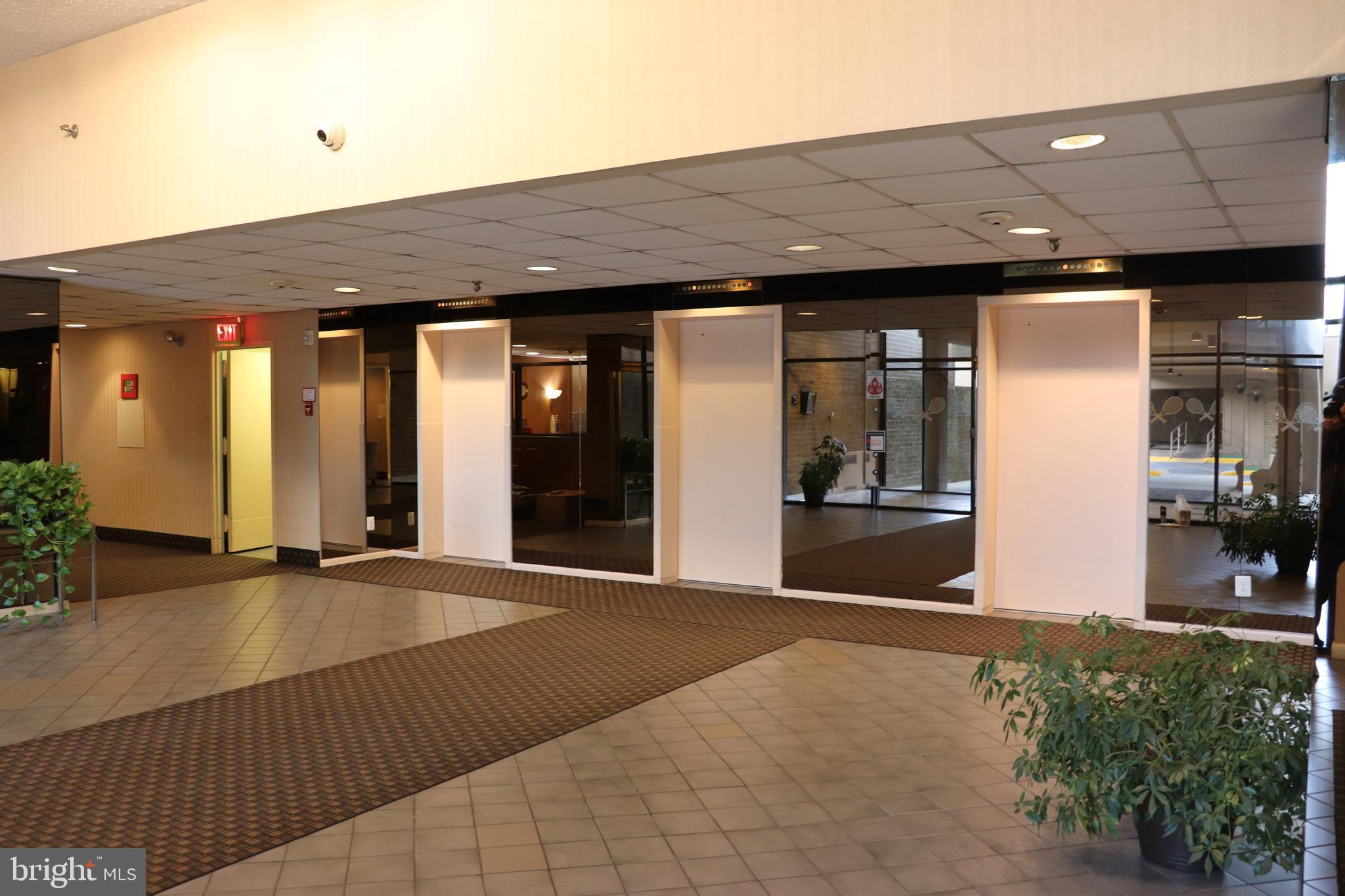 RACQUET CLUB - Residential