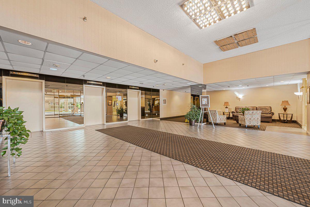 RACQUET CLUB - Residential