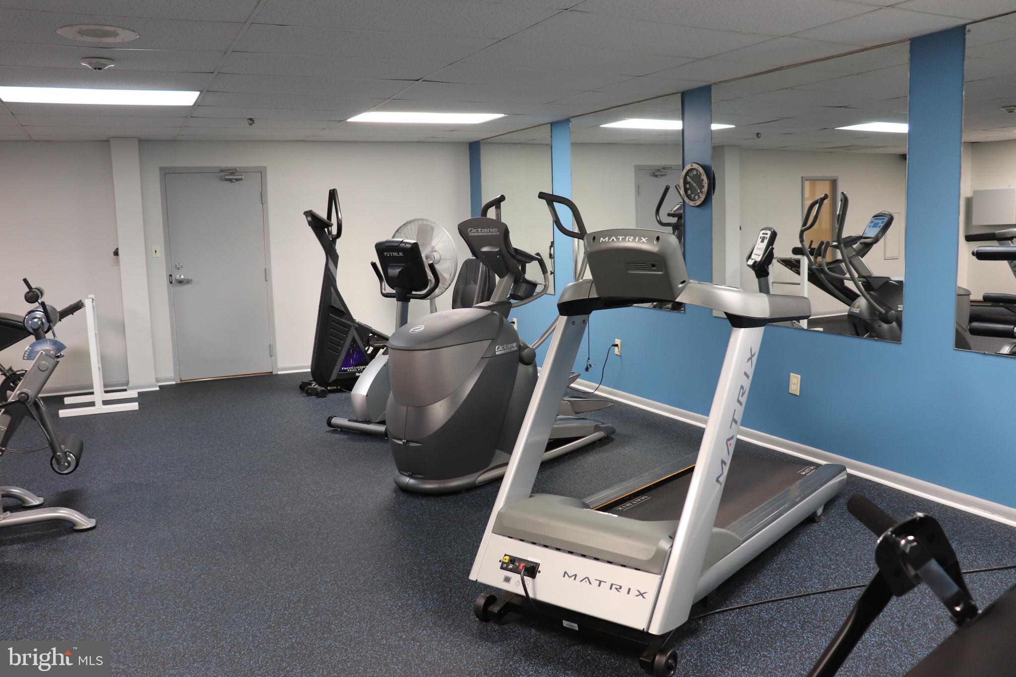 RACQUET CLUB - Residential