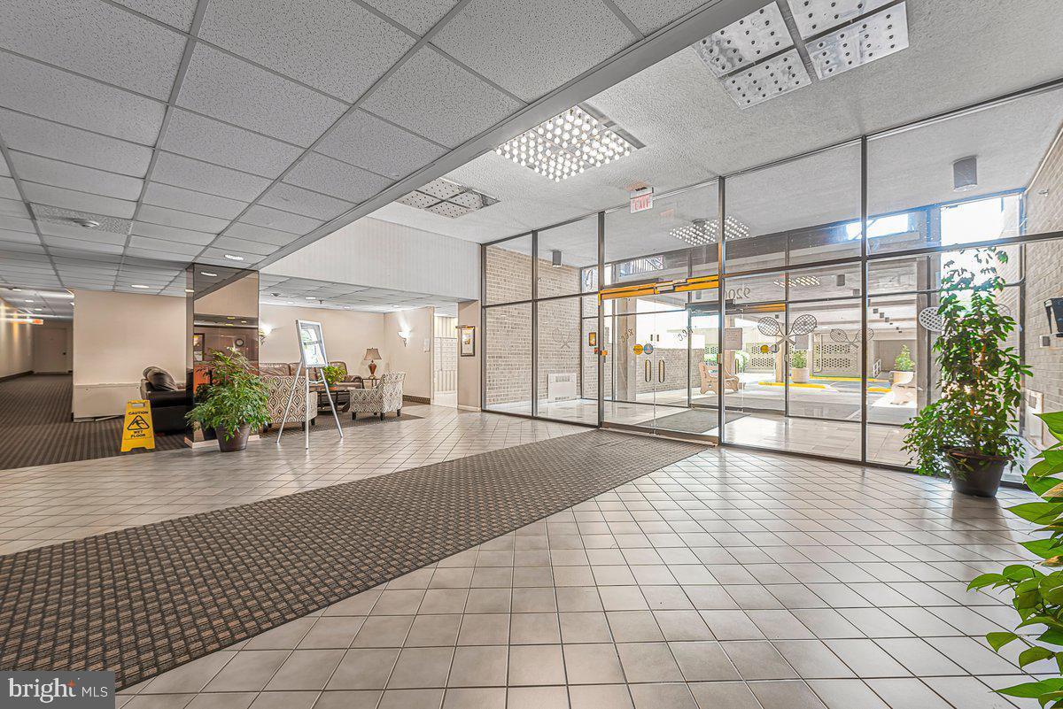 RACQUET CLUB - Residential