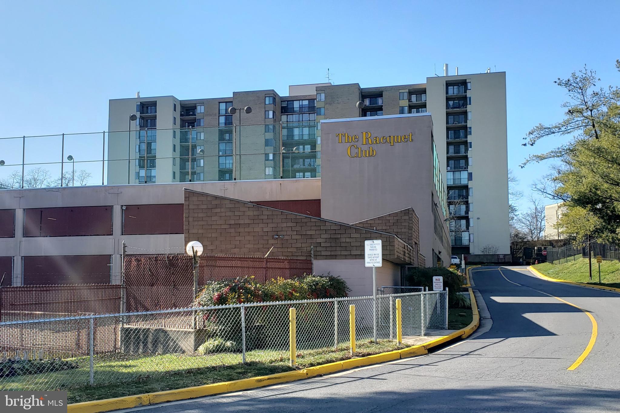 RACQUET CLUB - Residential