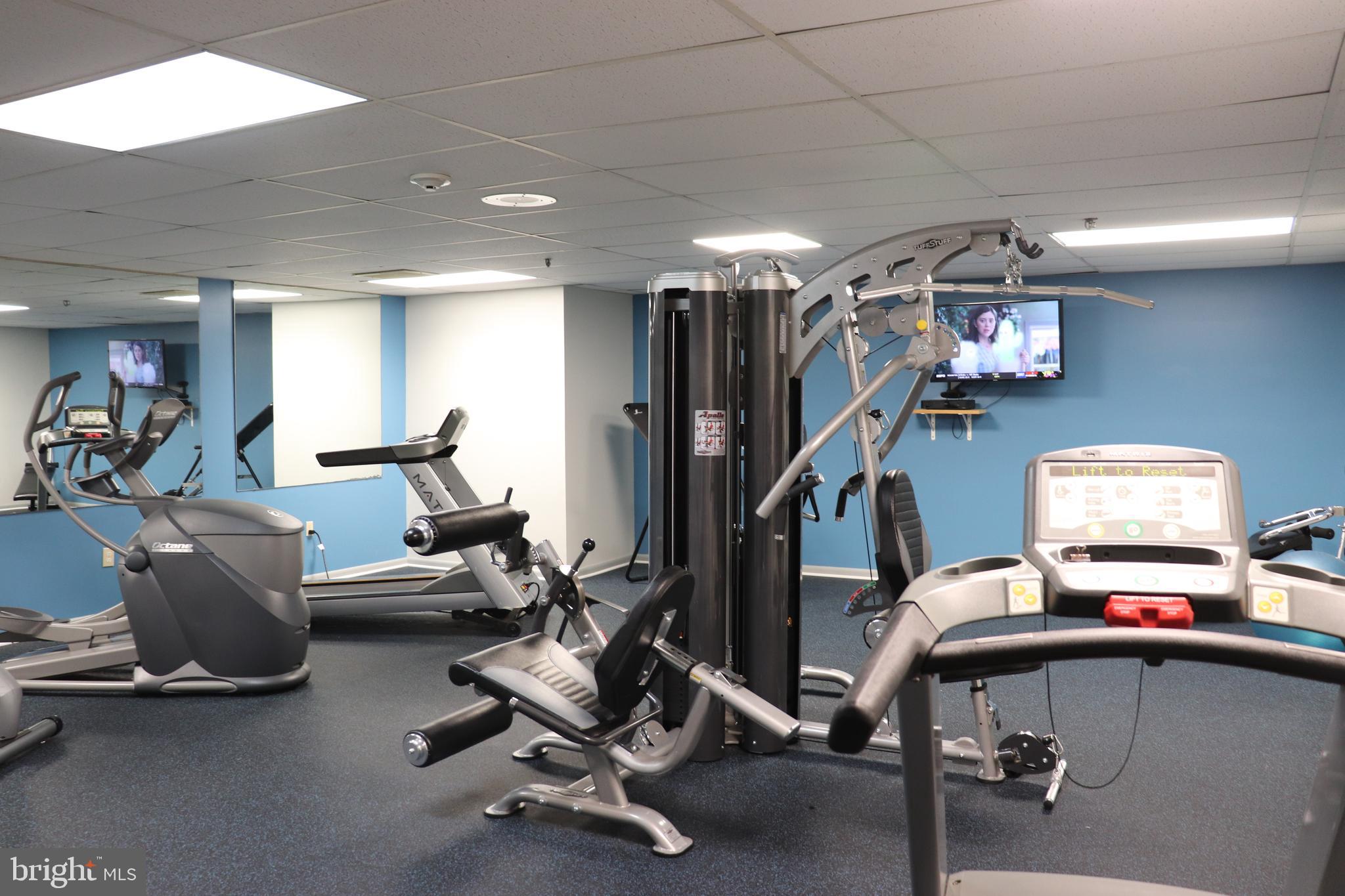 RACQUET CLUB - Residential