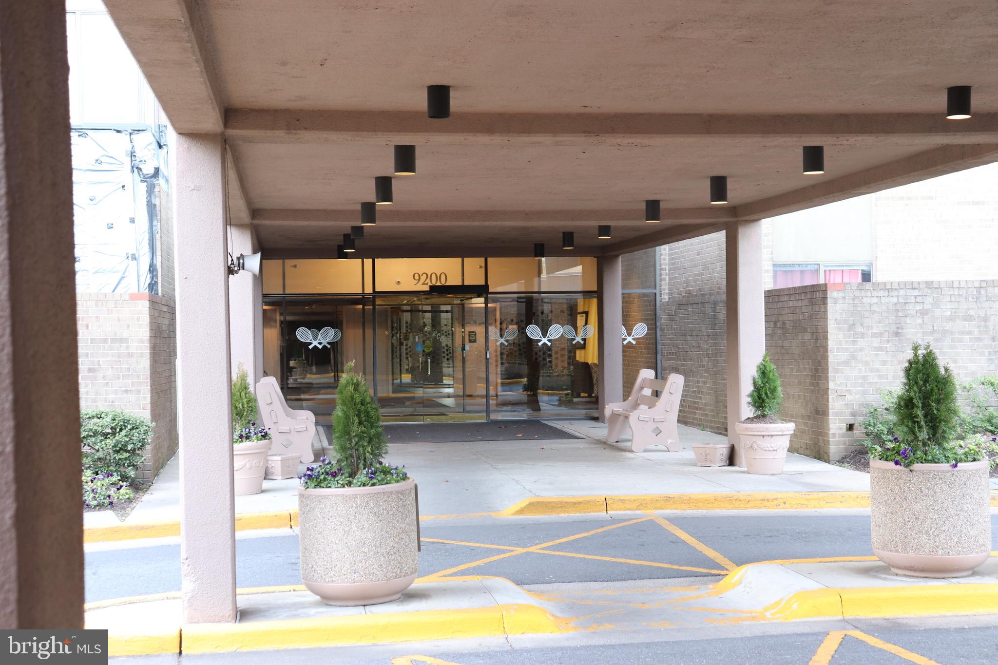 RACQUET CLUB - Residential