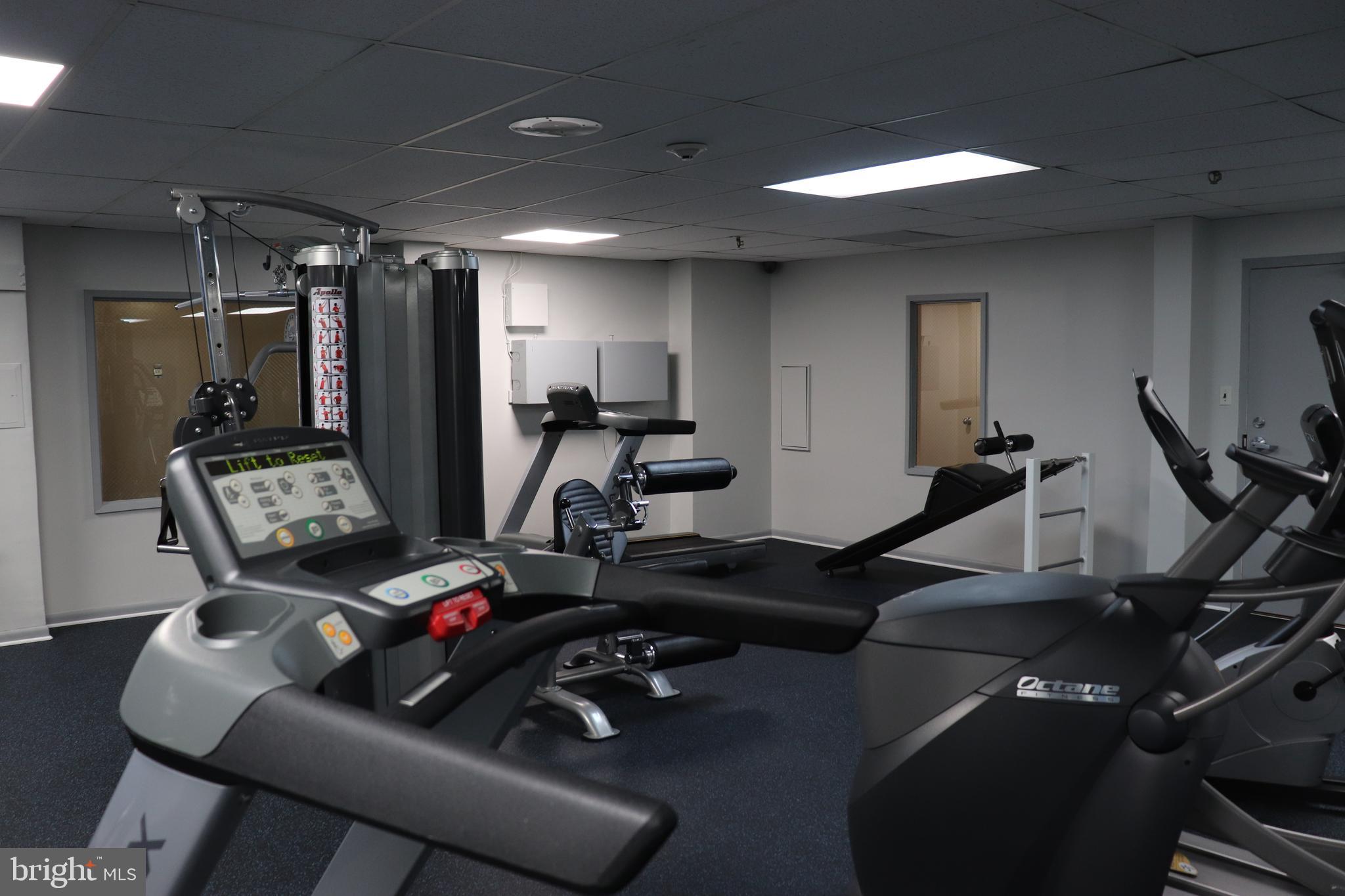 RACQUET CLUB - Residential