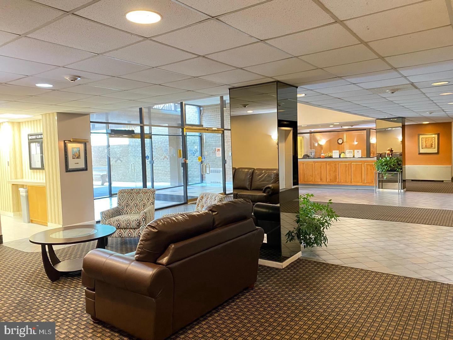 RACQUET CLUB - Residential