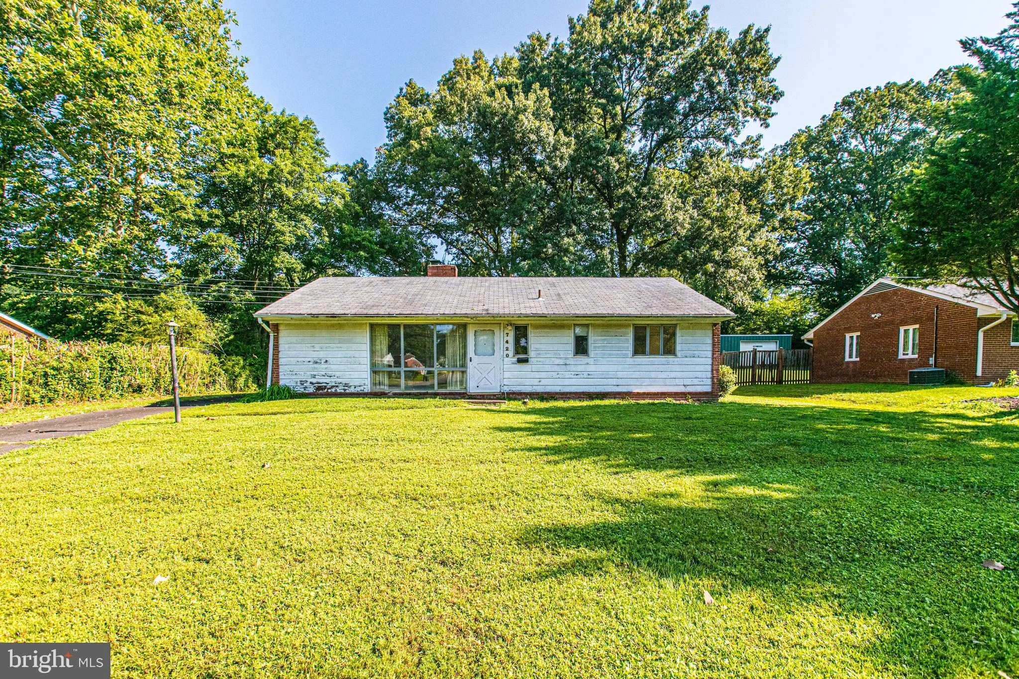 7420 Axton St, Springfield, VA 22151