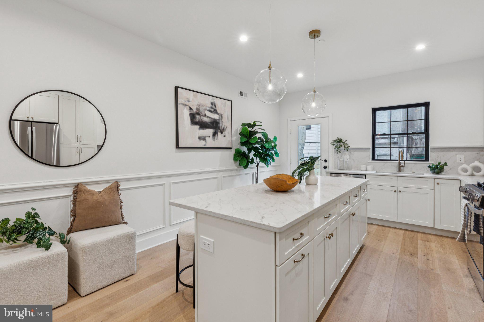 2316 DICKINSON STREET