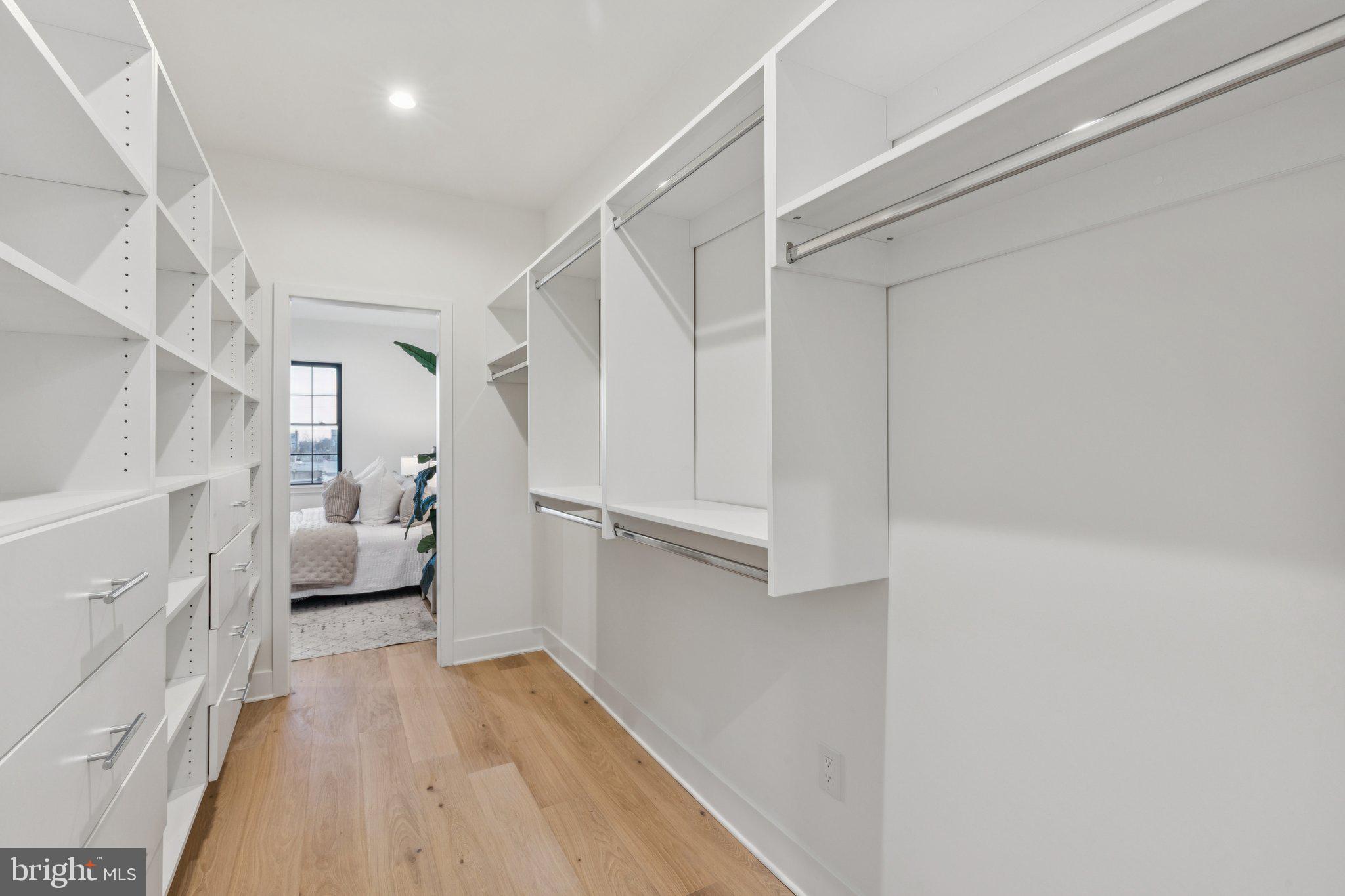 POINT BREEZE - Residential