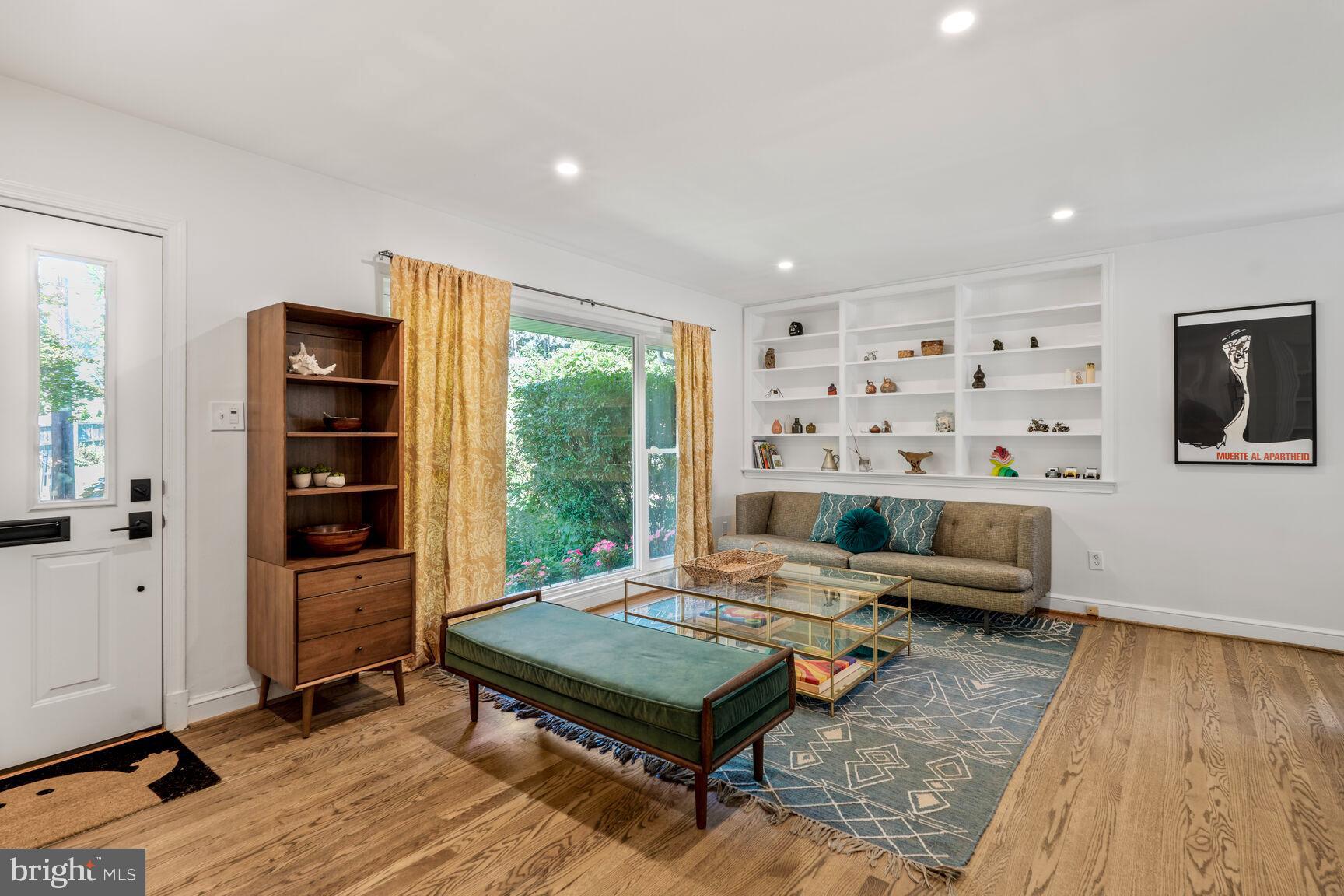 8605 FARRELL COURT