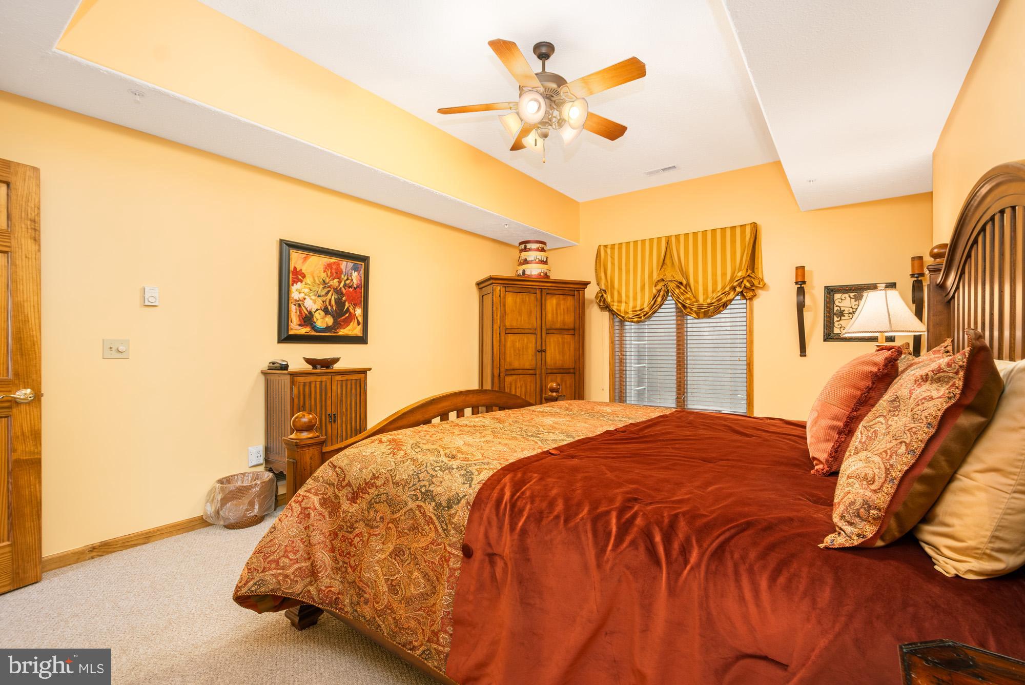 OVERLOOK VILLAS - Residential