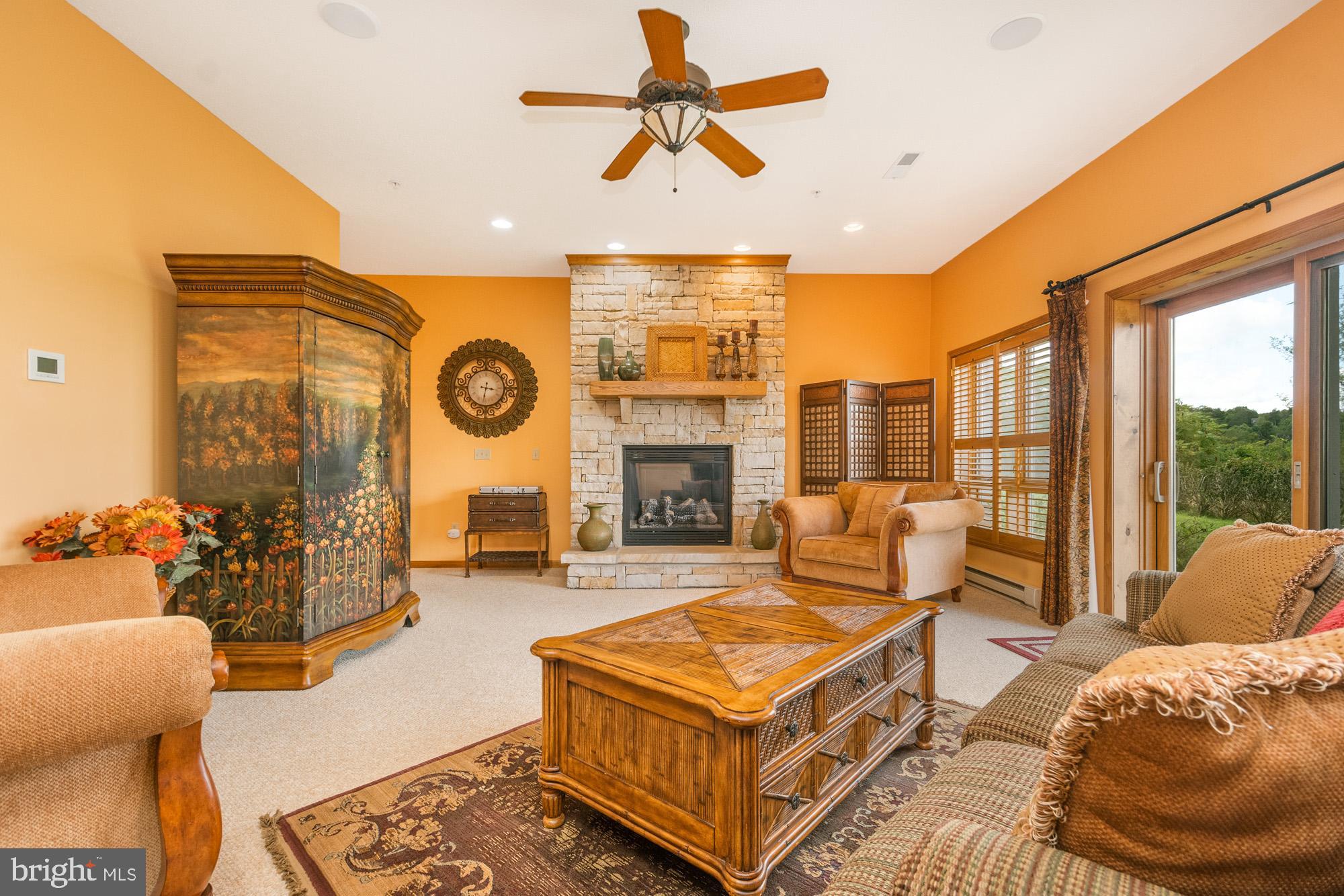 OVERLOOK VILLAS - Residential