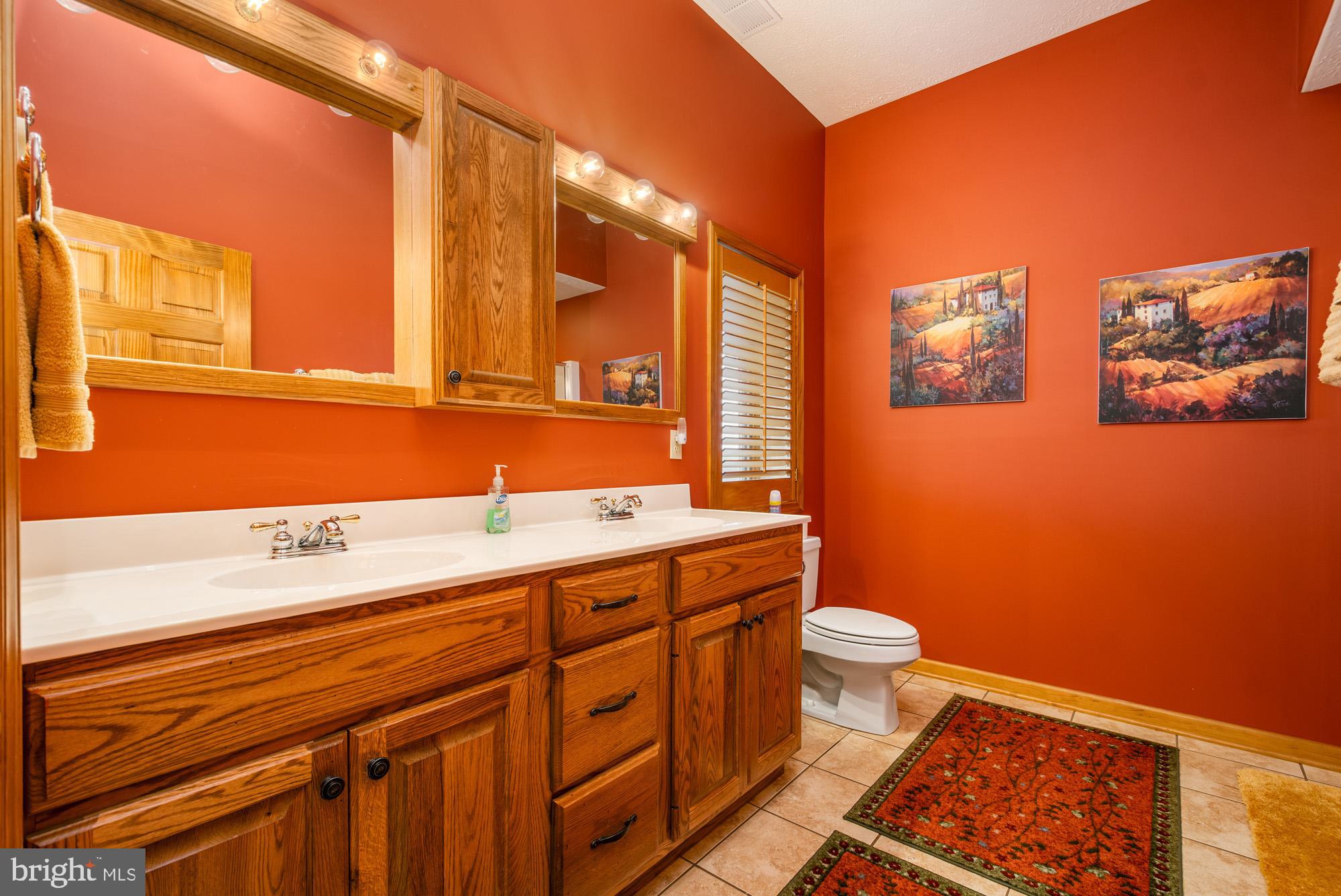 OVERLOOK VILLAS - Residential