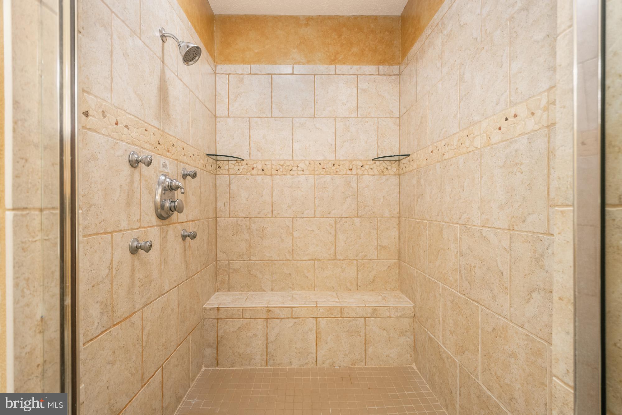 OVERLOOK VILLAS - Residential