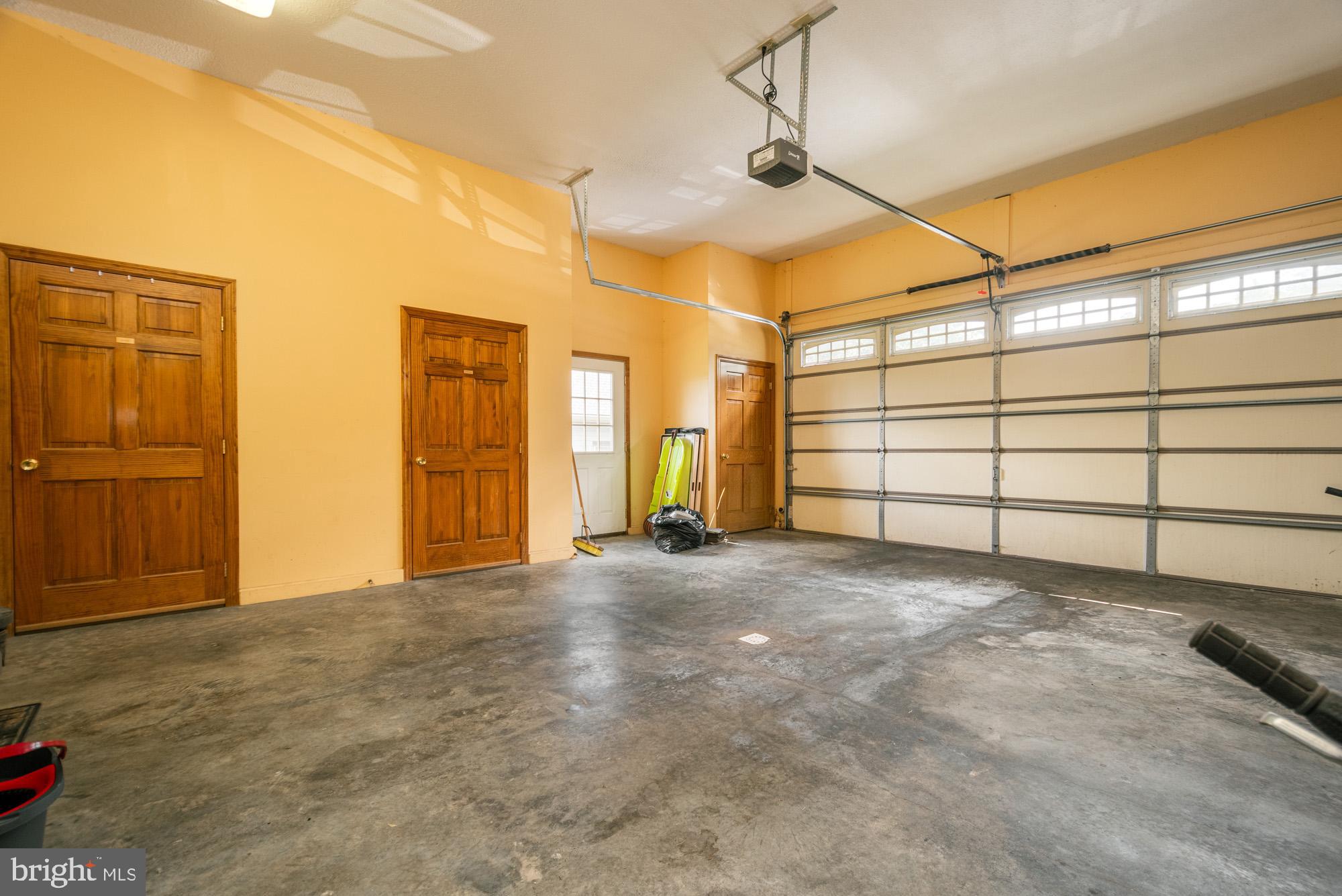 OVERLOOK VILLAS - Residential