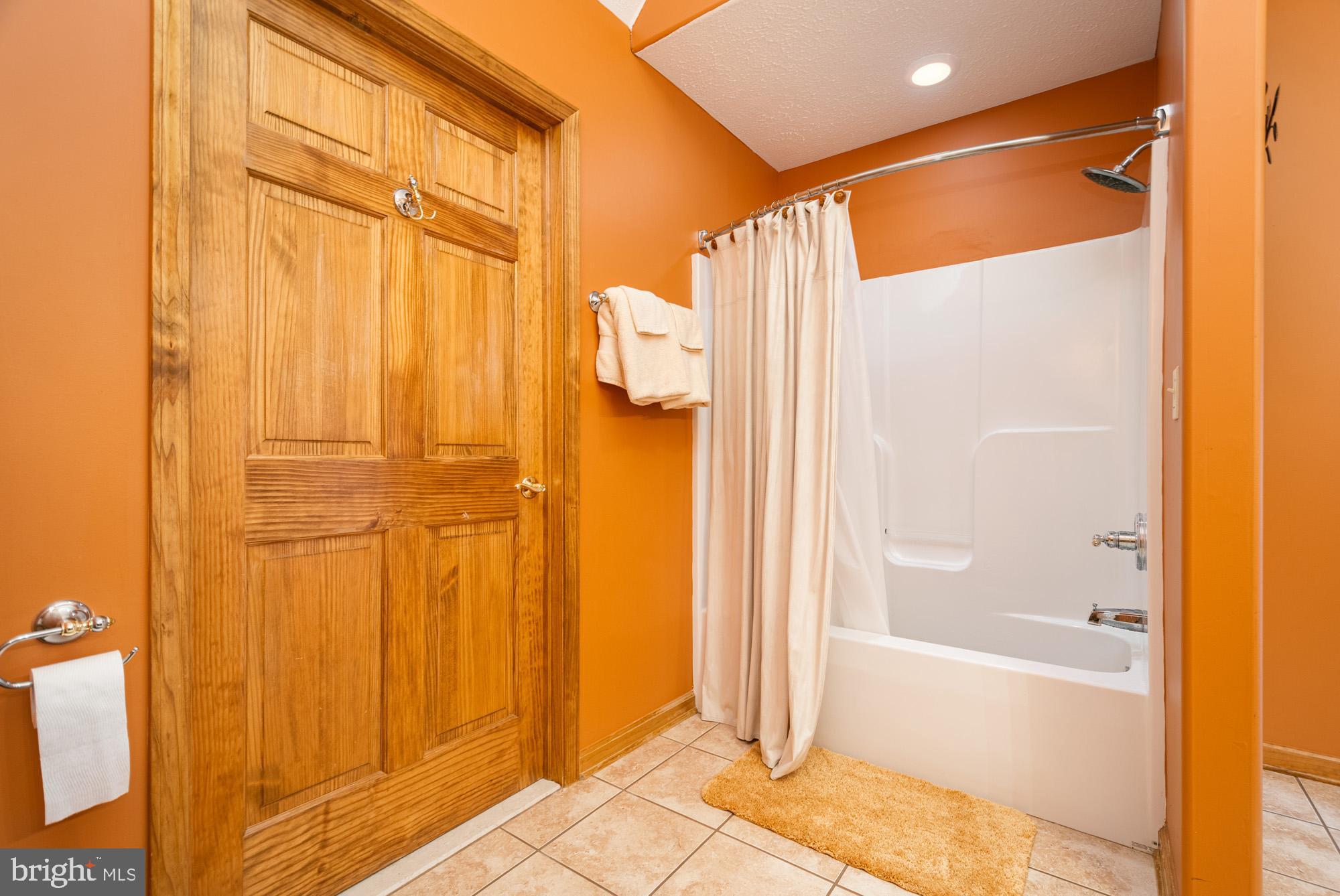 OVERLOOK VILLAS - Residential