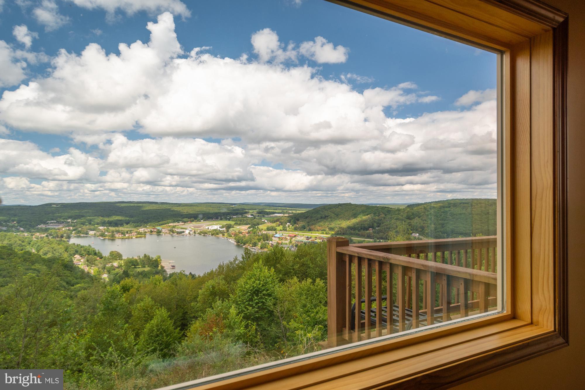 OVERLOOK VILLAS - Residential