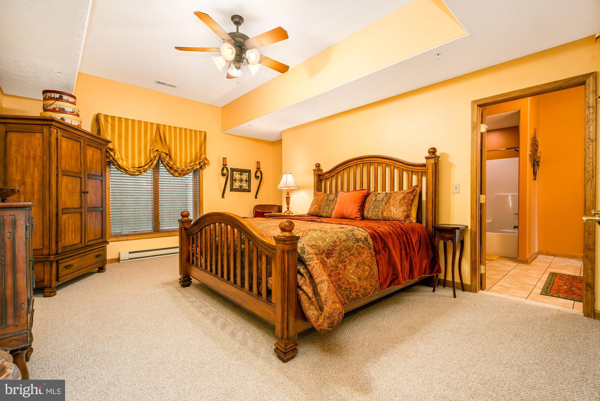 OVERLOOK VILLAS - Residential