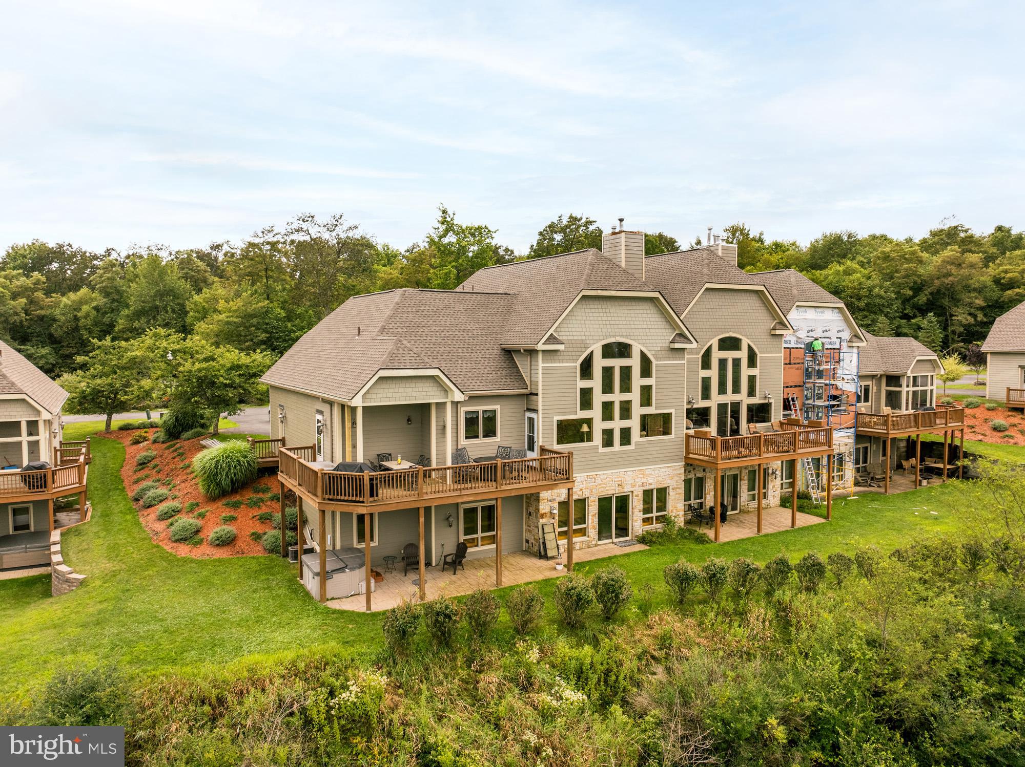 OVERLOOK VILLAS - Residential