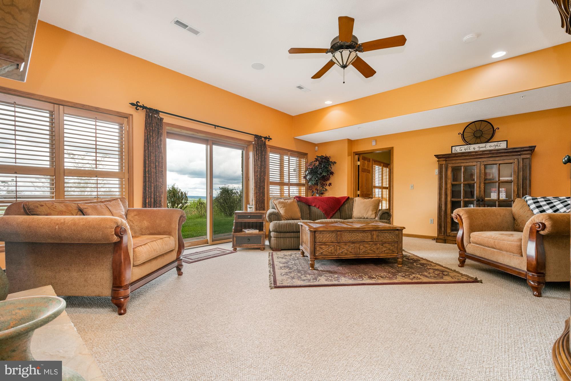 OVERLOOK VILLAS - Residential