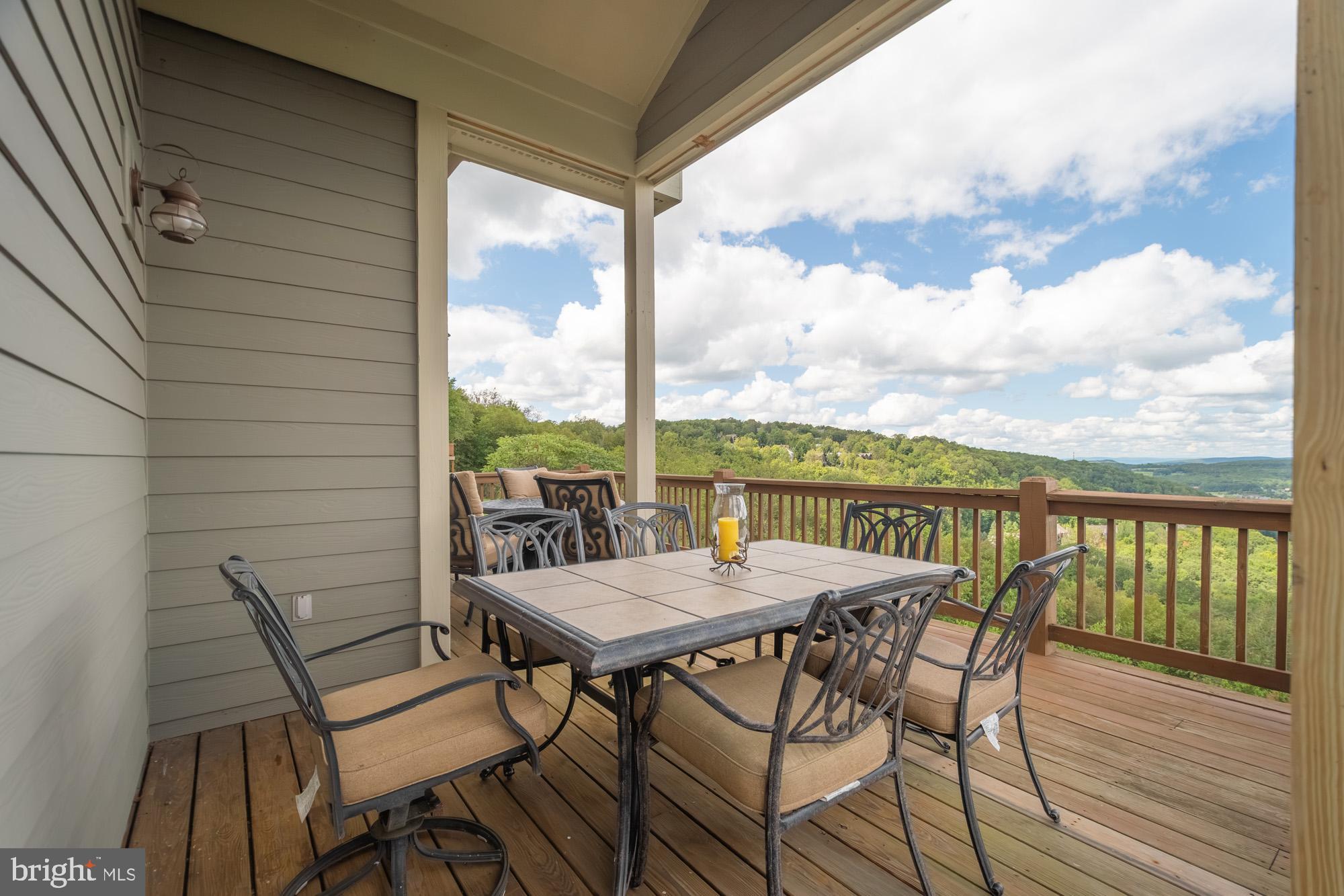 OVERLOOK VILLAS - Residential