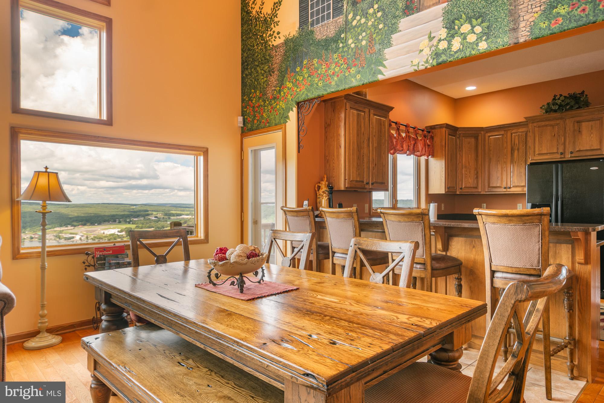 OVERLOOK VILLAS - Residential