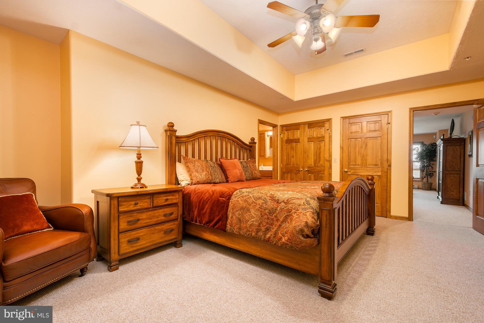 OVERLOOK VILLAS - Residential