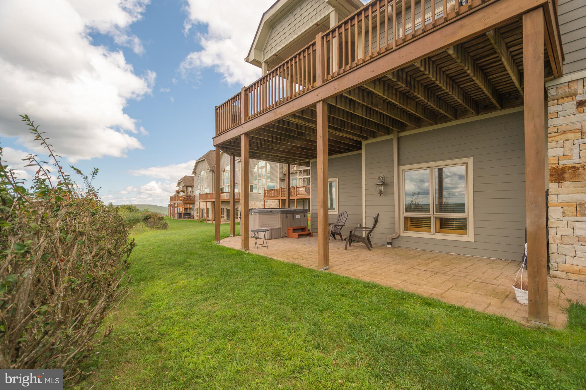 OVERLOOK VILLAS - Residential