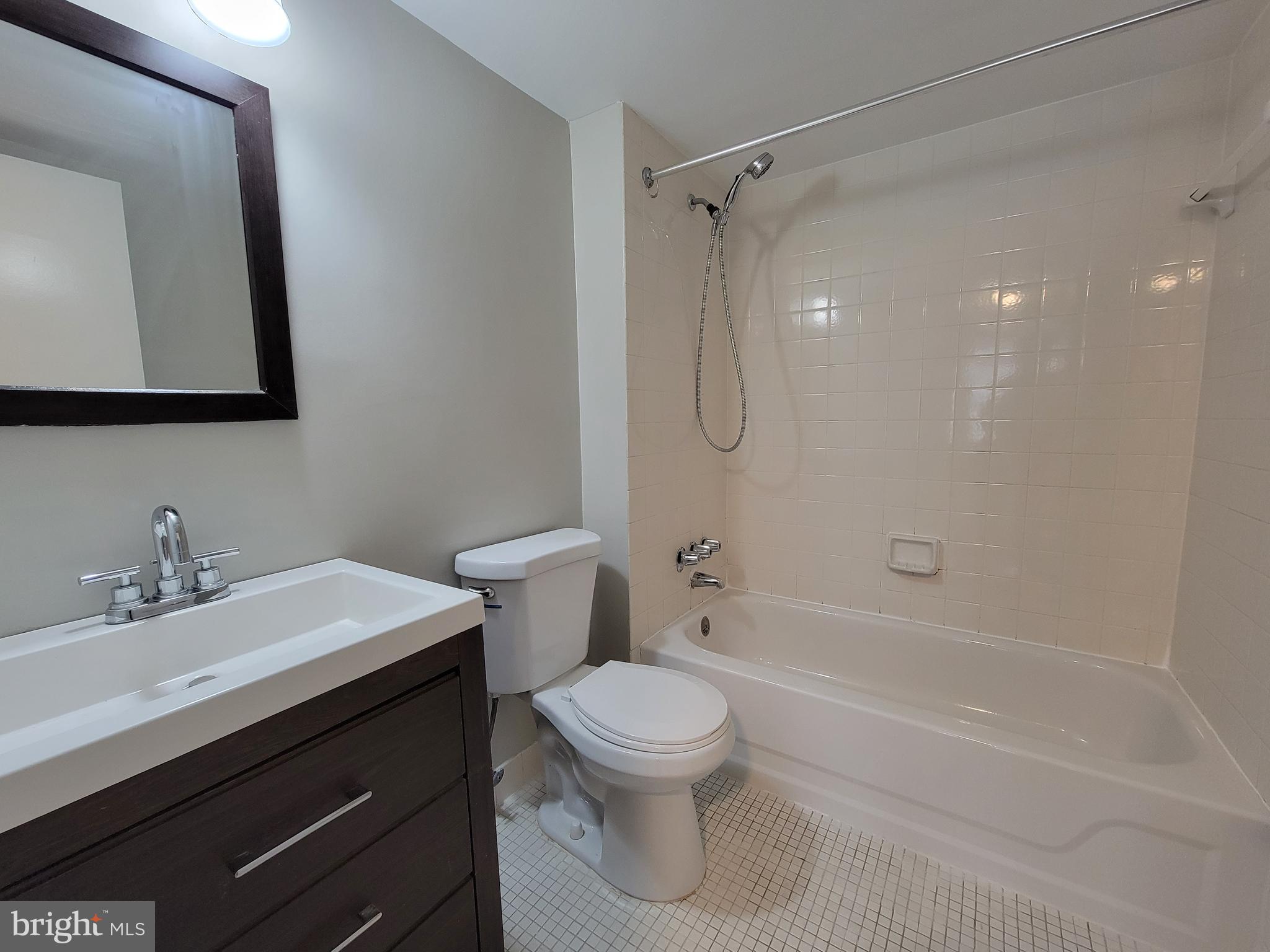 HAWTHORNE VILLAGE - Residential Lease