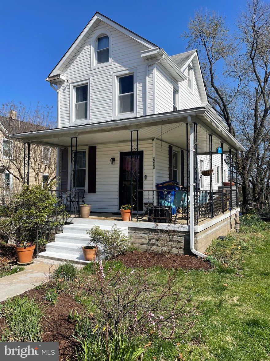 3.375% ASSUMABLE FHA LOAN!!  GREAT, QUIET END-OF-STREET LOCATION. 2-STORY DETACHED HOME WITH FRONT WRAPAROUND COVERED PORCH AND LARGE NEWLY REFURBISHED REAR DECK FOR COOKOUTS. COOL "BUNKY" IN BACKYARD SERVES AS PRIVATE WORKSPACE, ART STUDIO OR ??   A PERFECT STARTER HOME WITH LOTS OF RECENT IMPROVEMENTS. BE THE 1ST TO SEE IT THIS SATURDAY!!  3.375% ASSUMABLE FHA MORTGAGE W/$127,000 BALANCE W/ABOUT 21 1/2 YEARS REMAINING!!