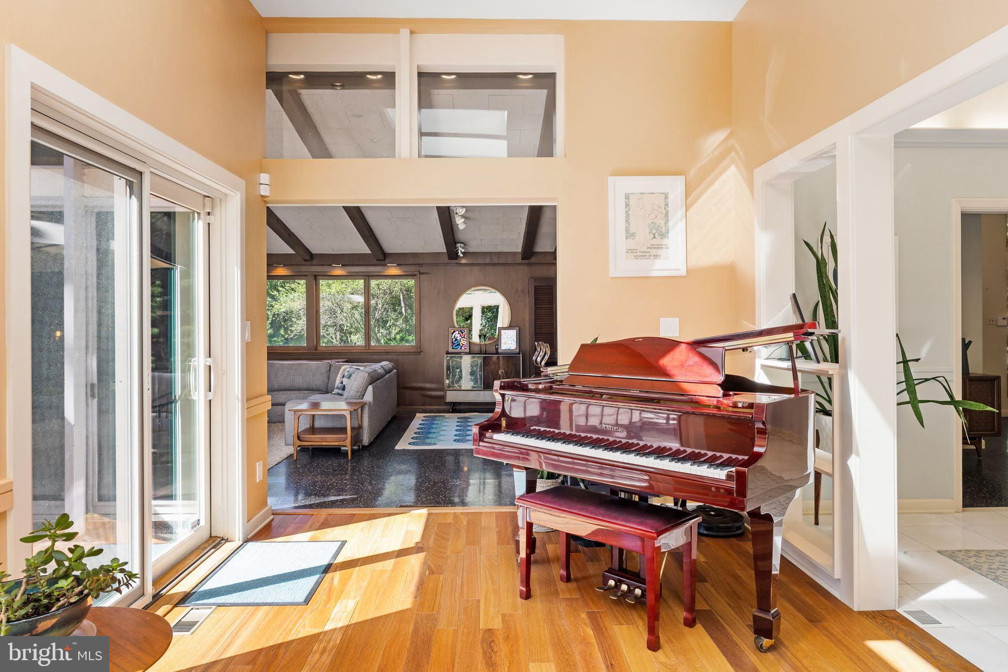 CURTIS HILLS - Residential