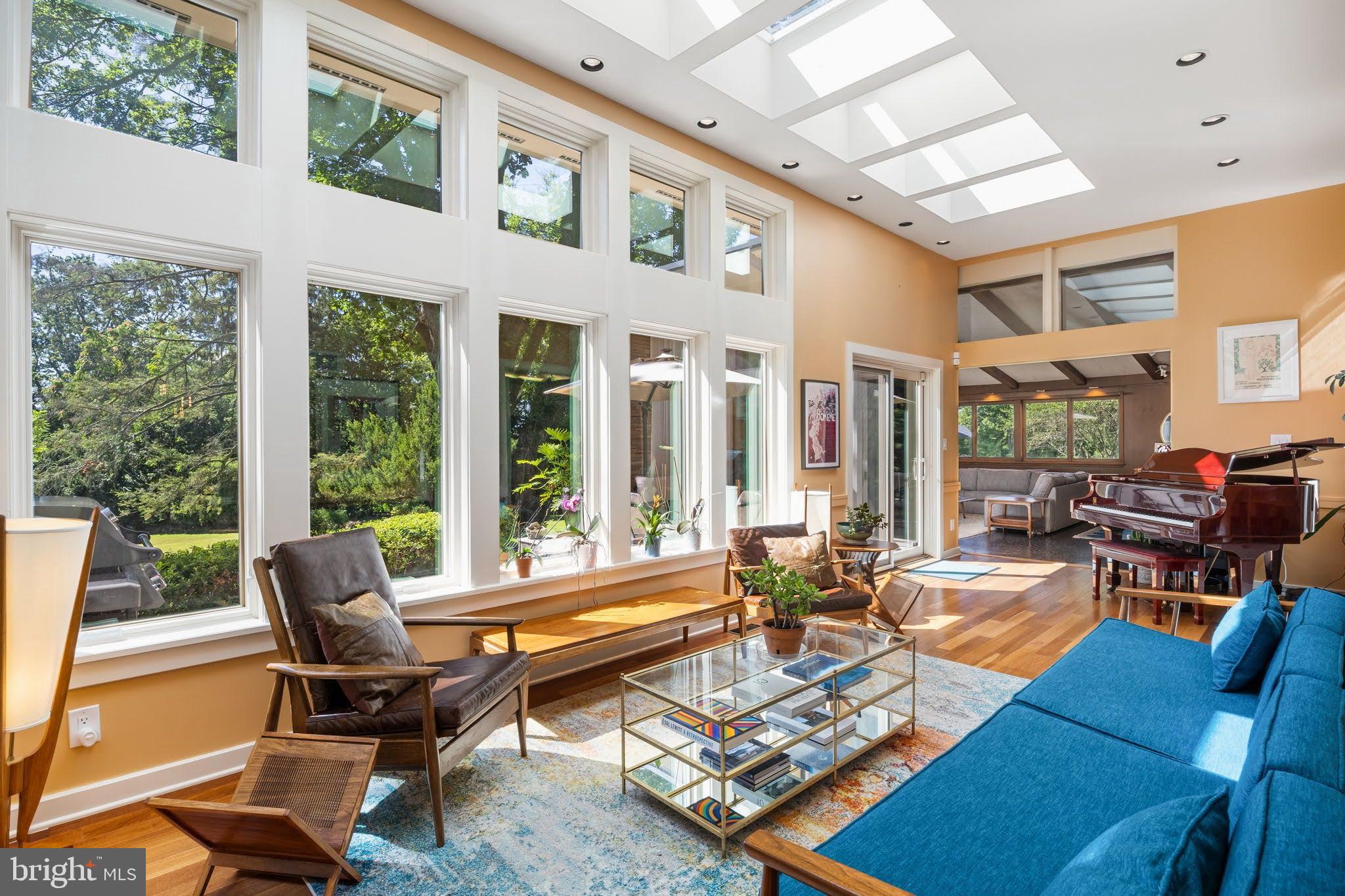 CURTIS HILLS - Residential