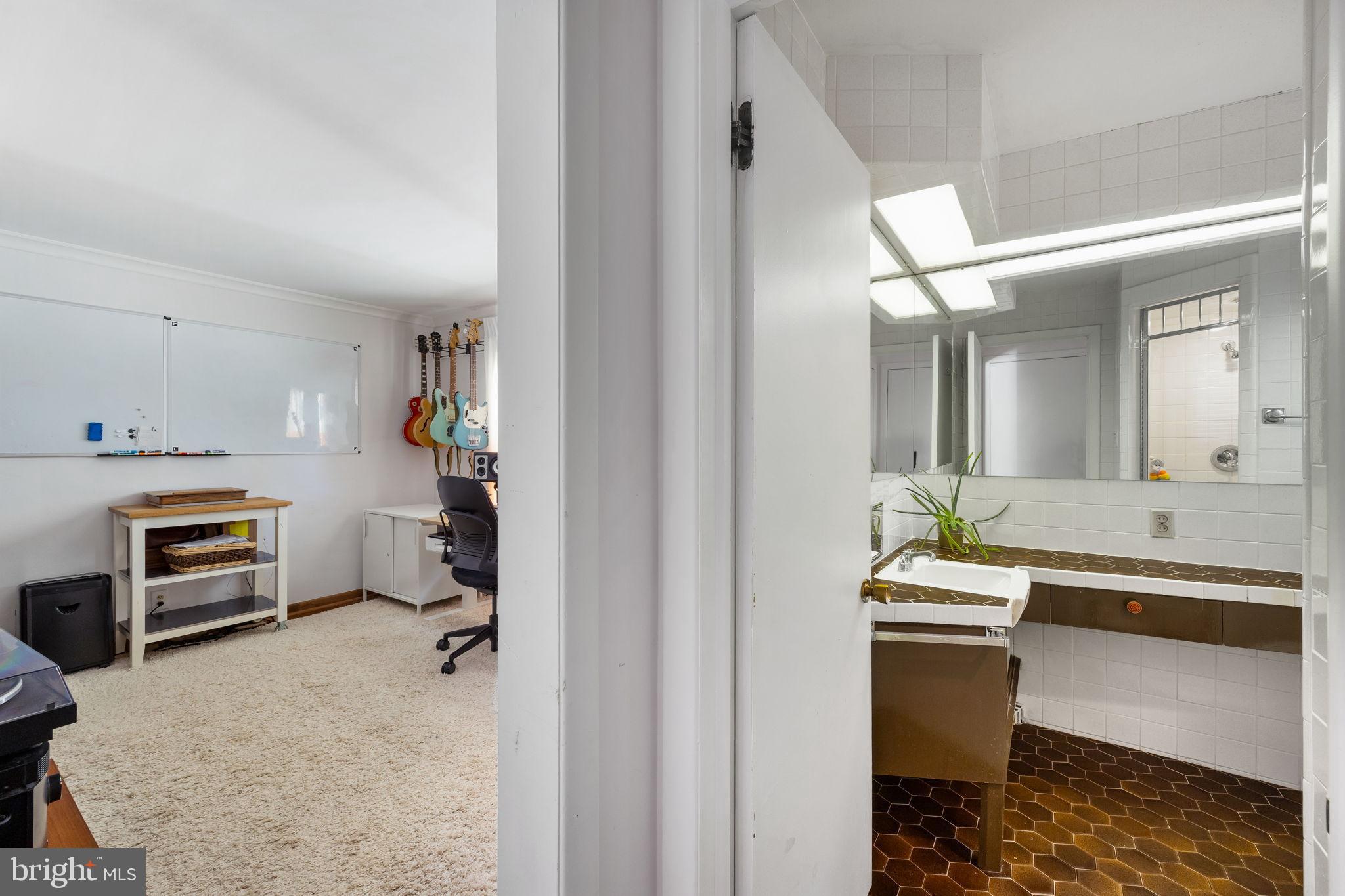 CURTIS HILLS - Residential