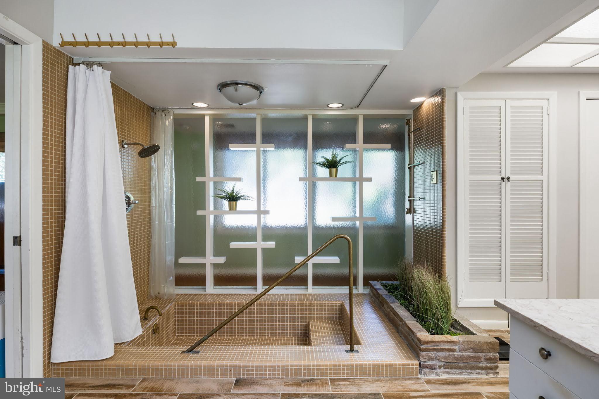 CURTIS HILLS - Residential