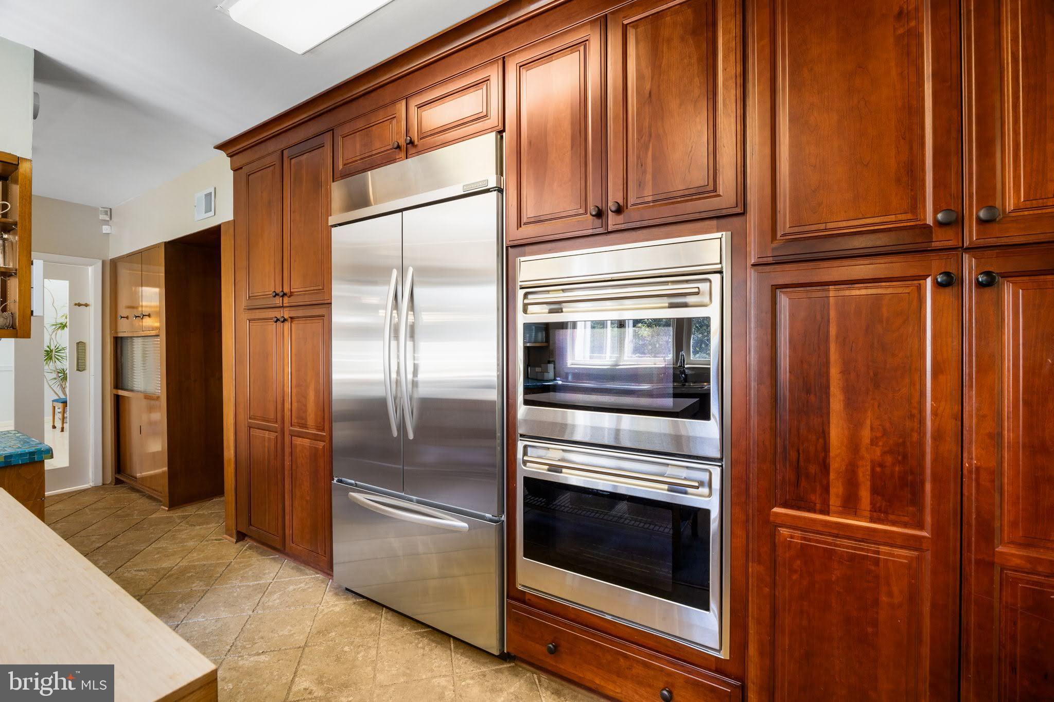 CURTIS HILLS - Residential