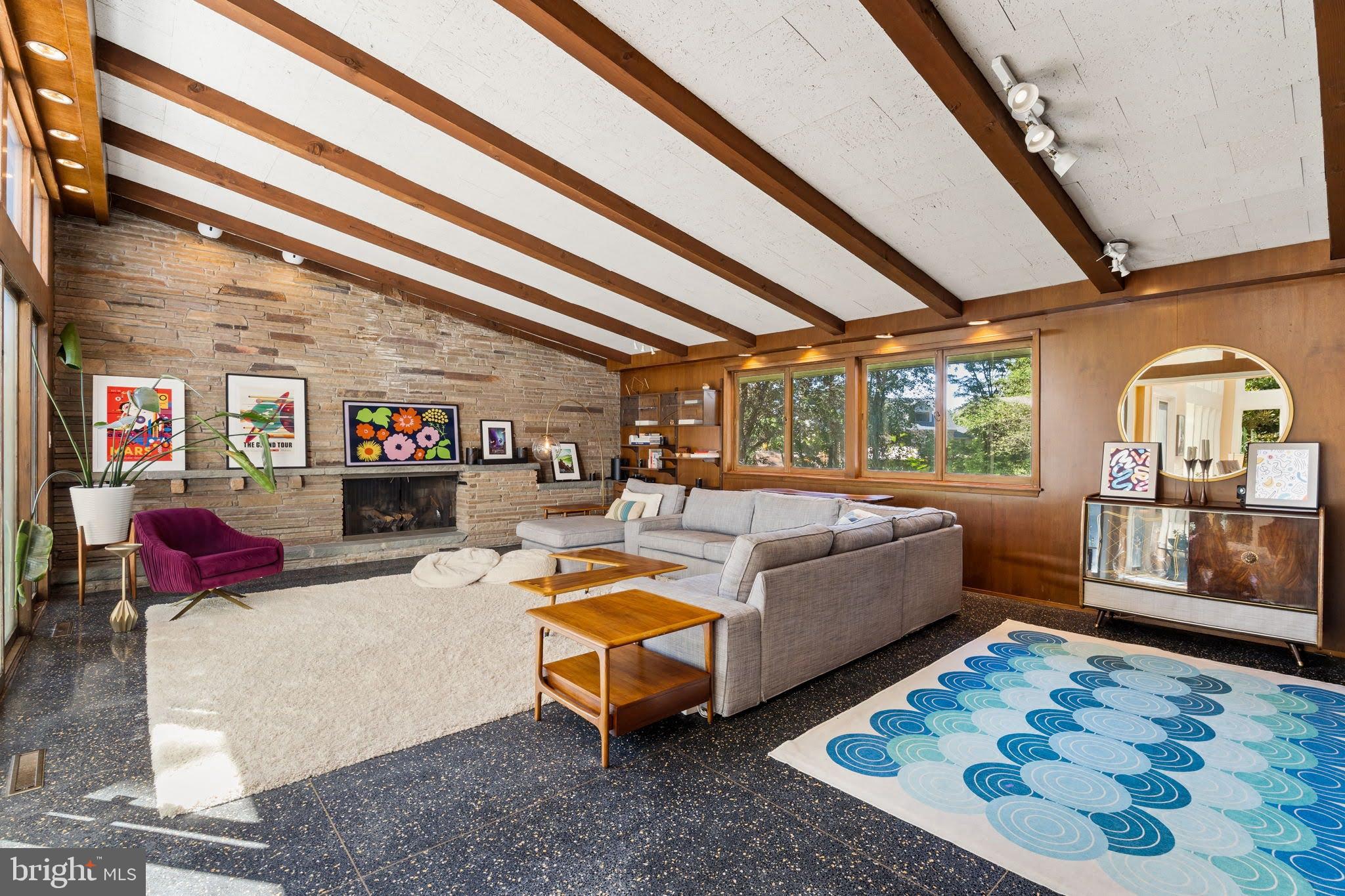 CURTIS HILLS - Residential