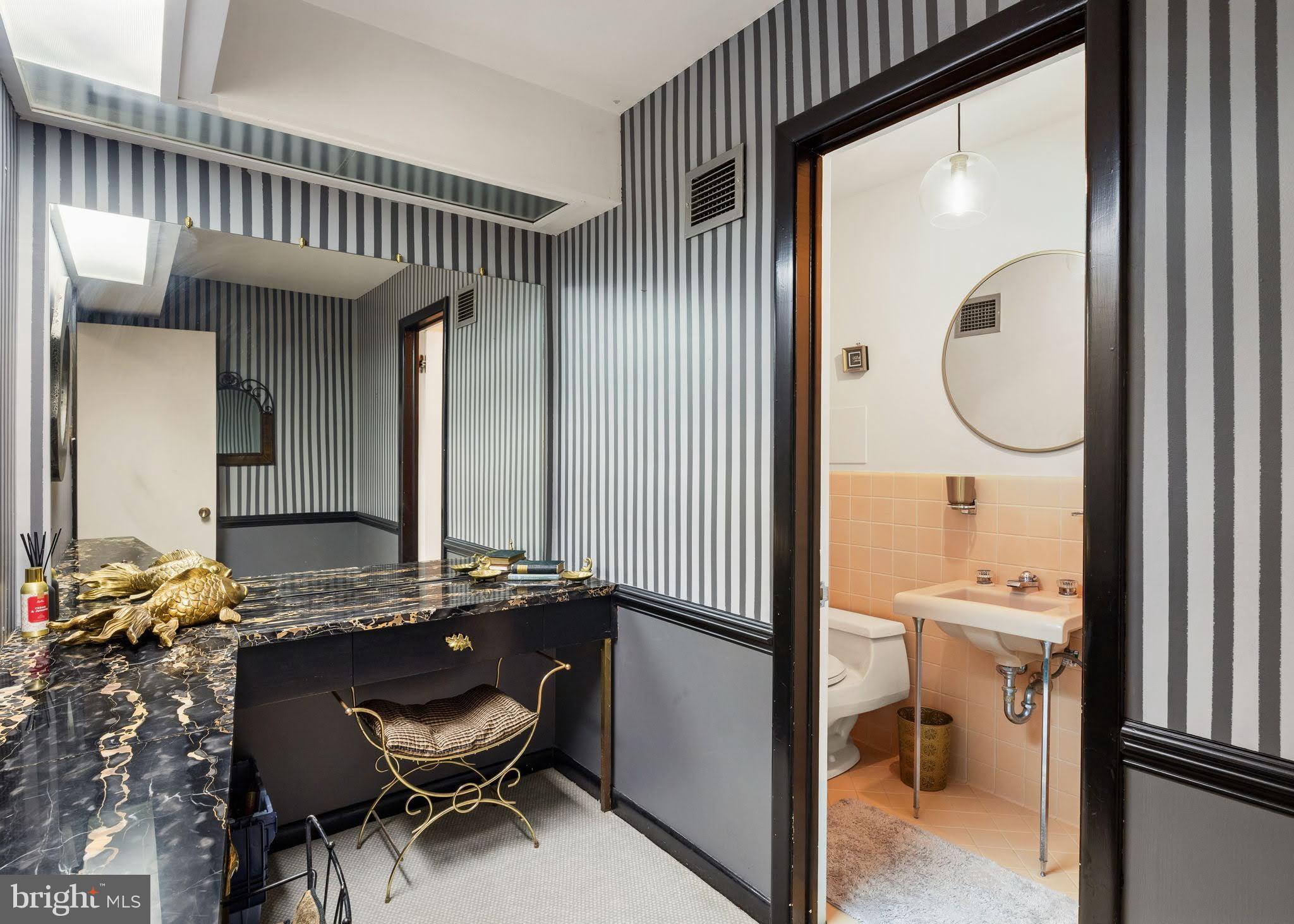 CURTIS HILLS - Residential