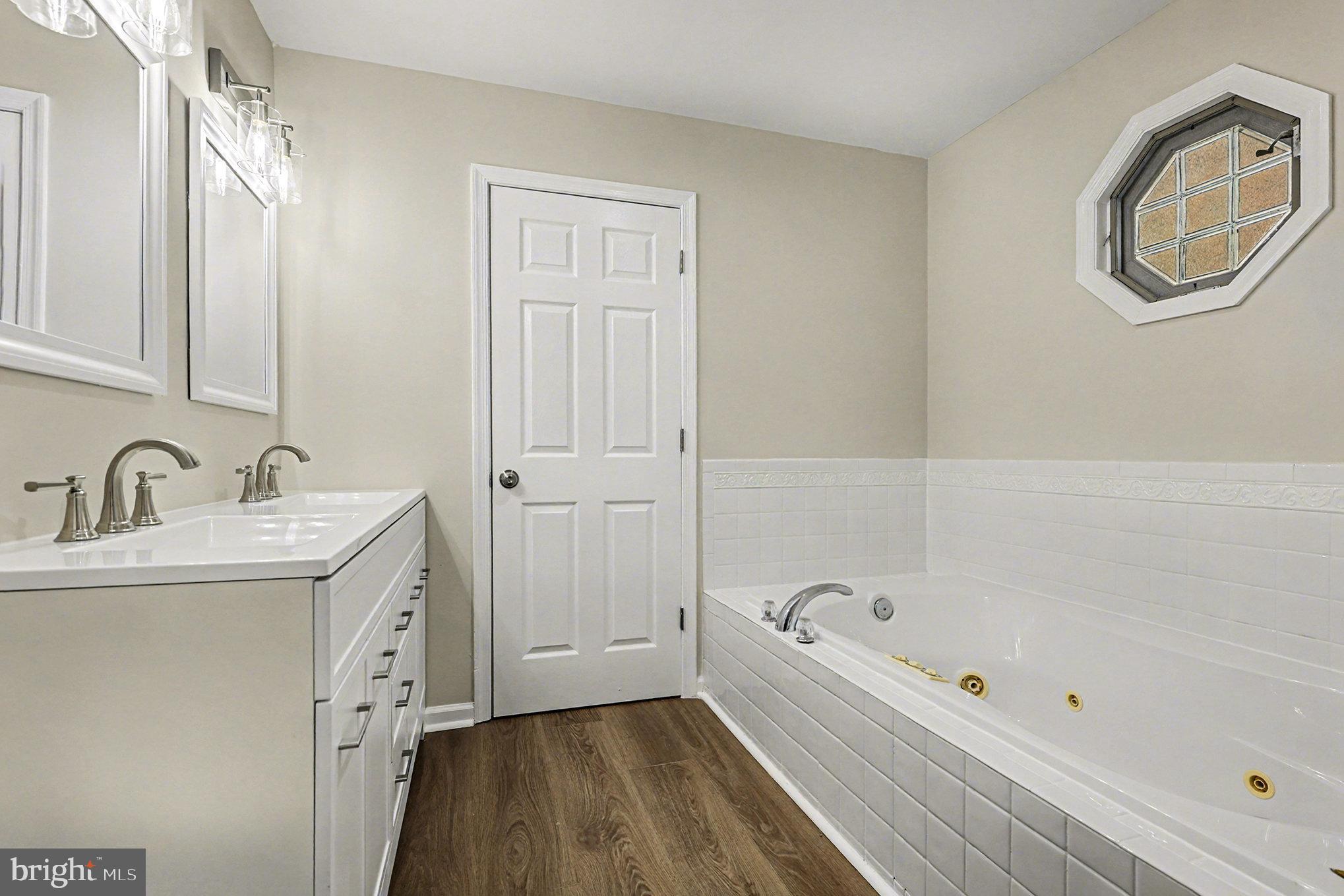 STUARTS PARK - Residential