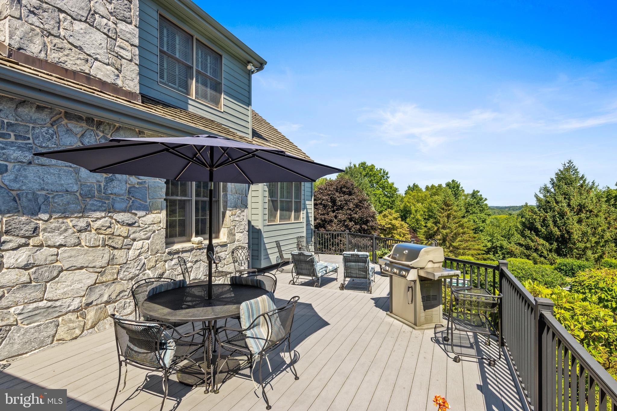 BLUE ROCK MEADOWS - Residential